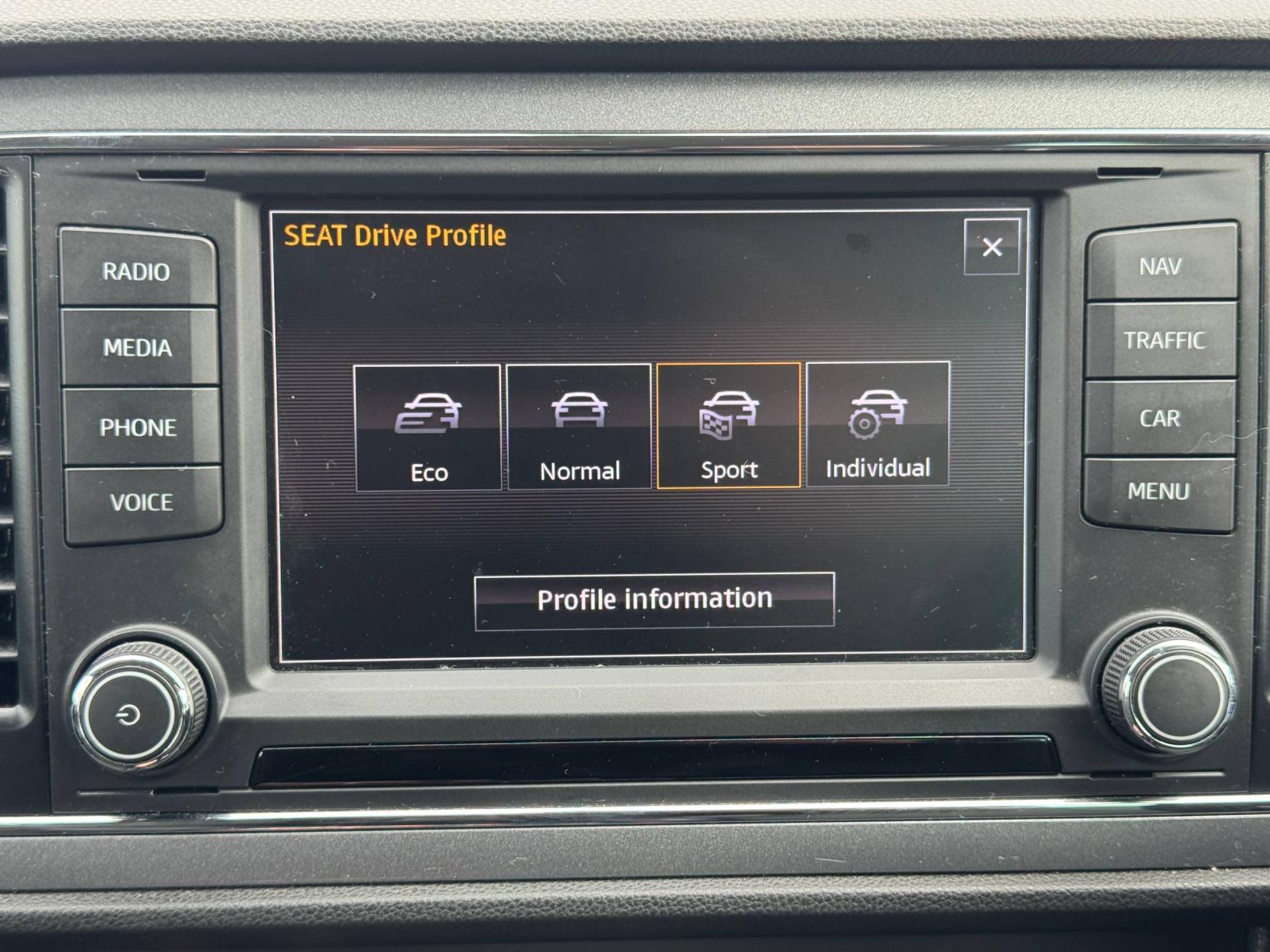 SEAT Leon 1.4 TSI FR Black Technology Hatchback 5dr Petrol Manual Euro 6 (s/s) (125 ps)