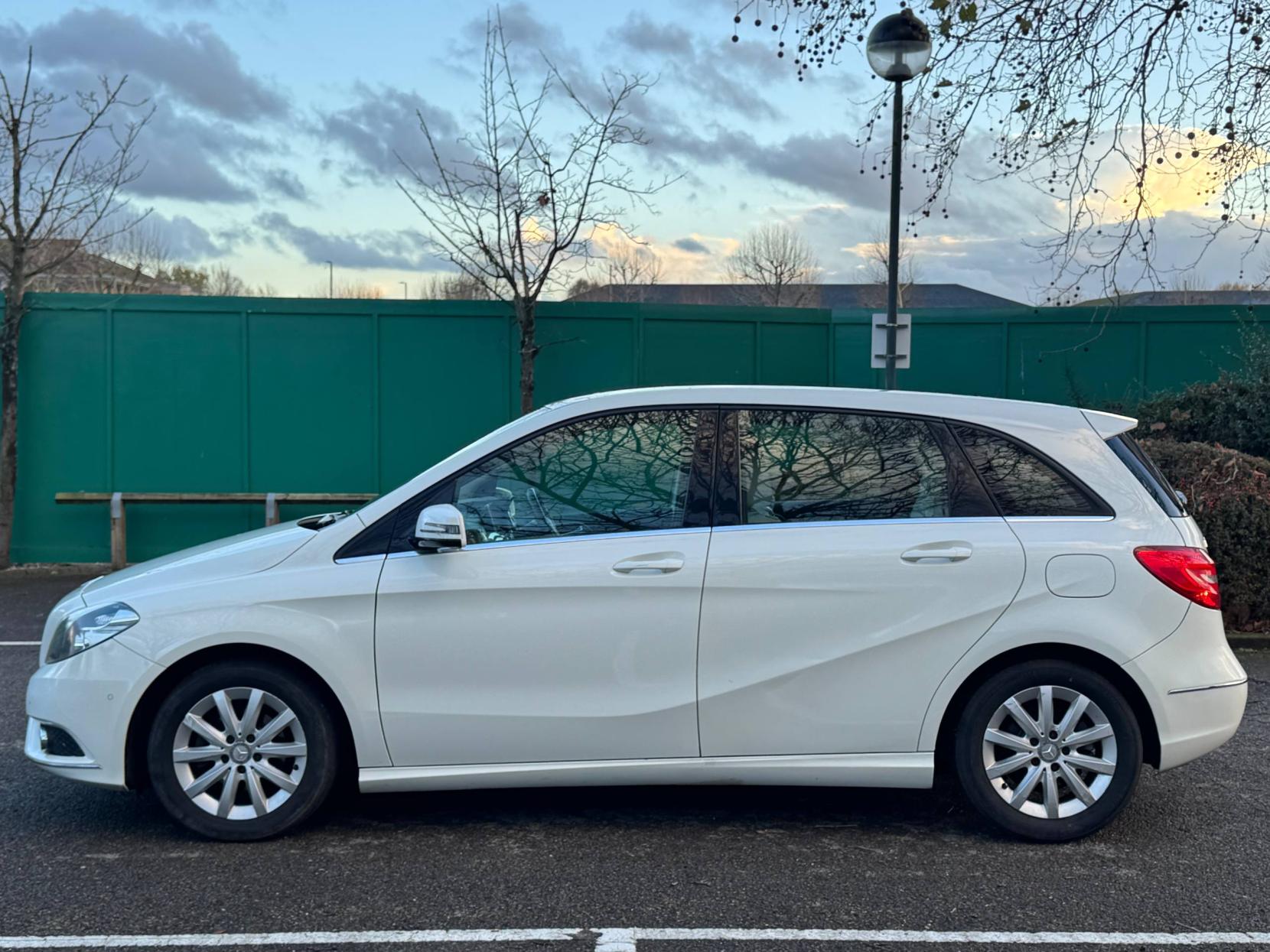 Mercedes-Benz B Class 1.8 B180 CDI BlueEfficiency SE MPV 5dr Diesel Manual Euro 5 (s/s) (109 ps)