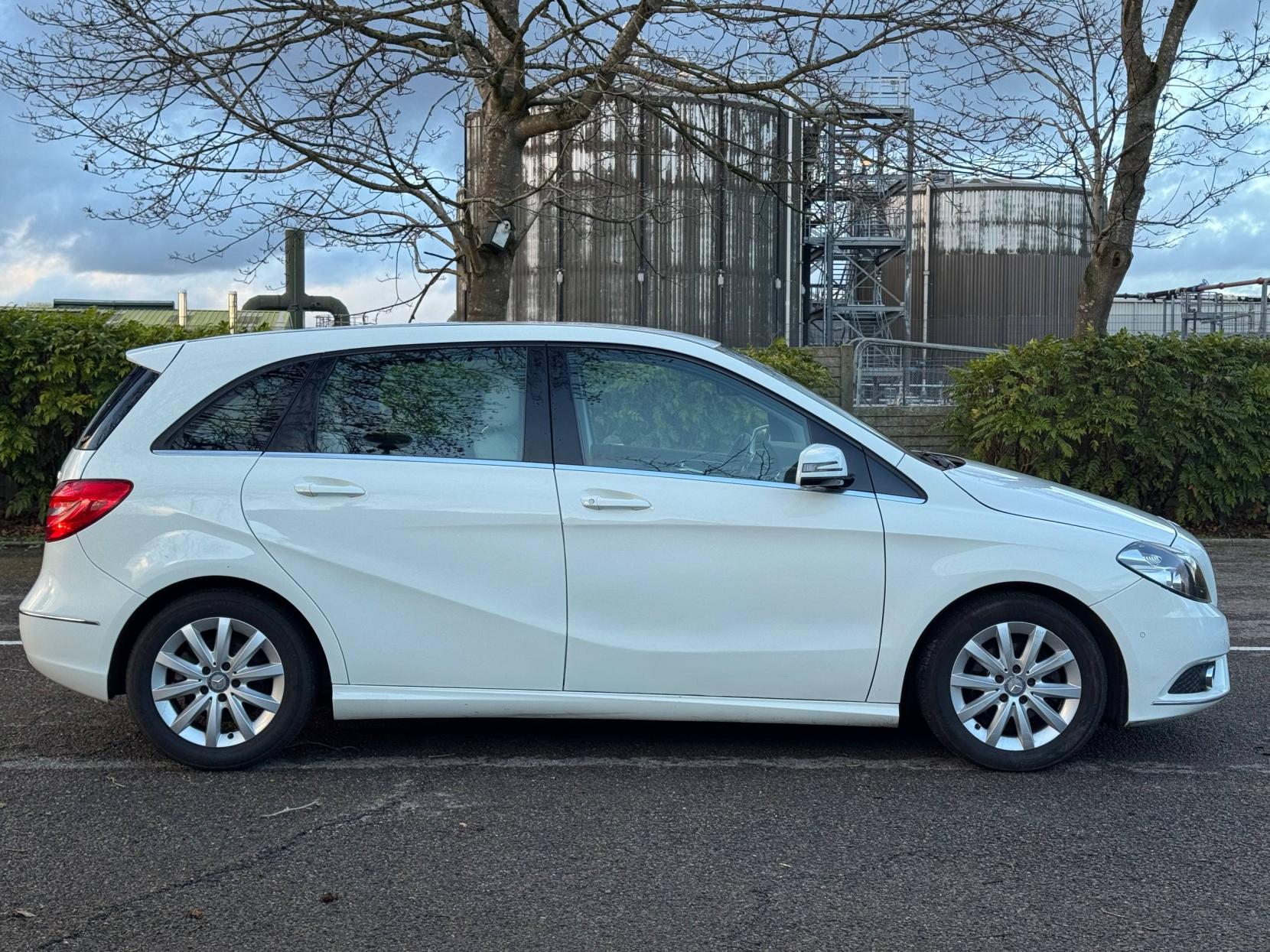 Mercedes-Benz B Class 1.8 B180 CDI BlueEfficiency SE MPV 5dr Diesel Manual Euro 5 (s/s) (109 ps)