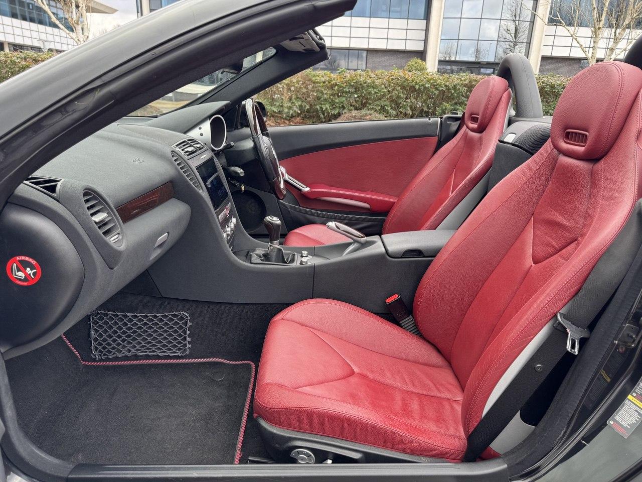 Mercedes-Benz SLK 3.5 SLK350 Convertible 2dr Petrol Manual (255 g/km, 272 bhp)