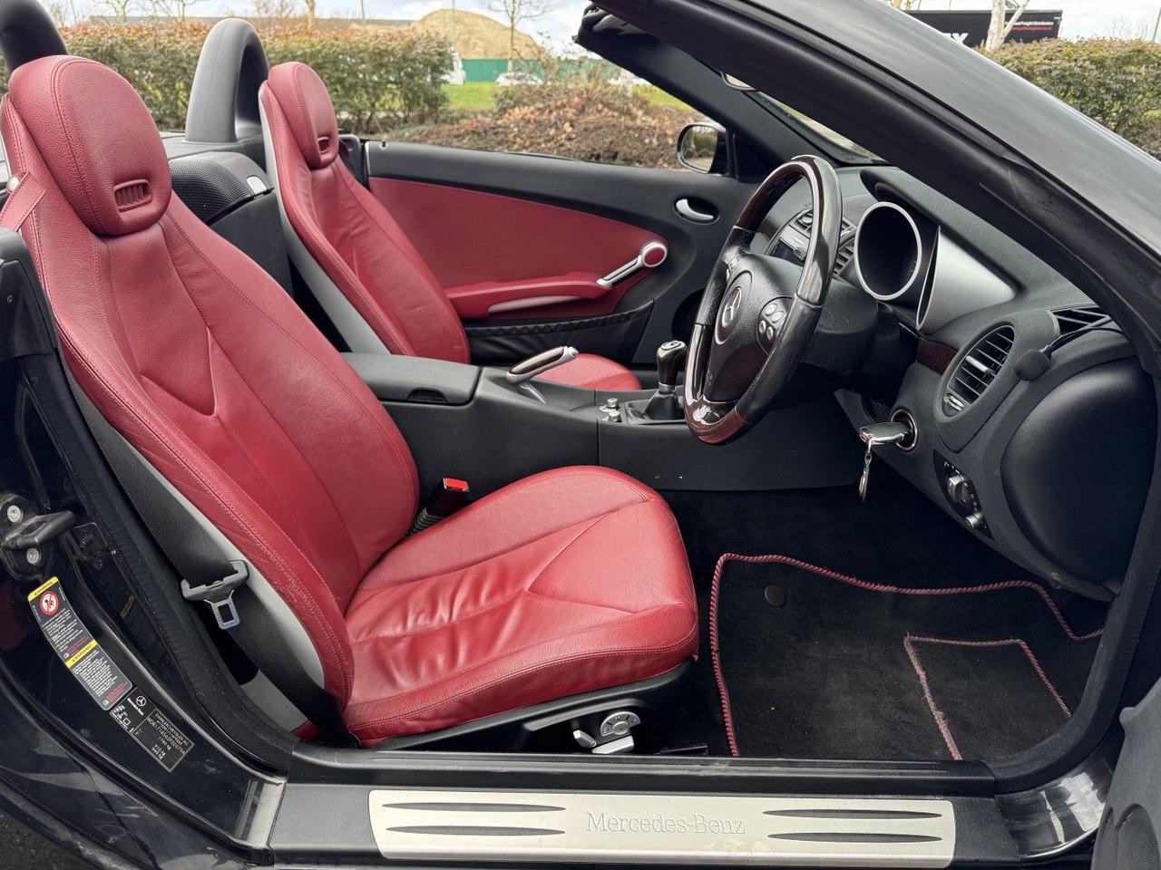 Mercedes-Benz SLK 3.5 SLK350 Convertible 2dr Petrol Manual (255 g/km, 272 bhp)