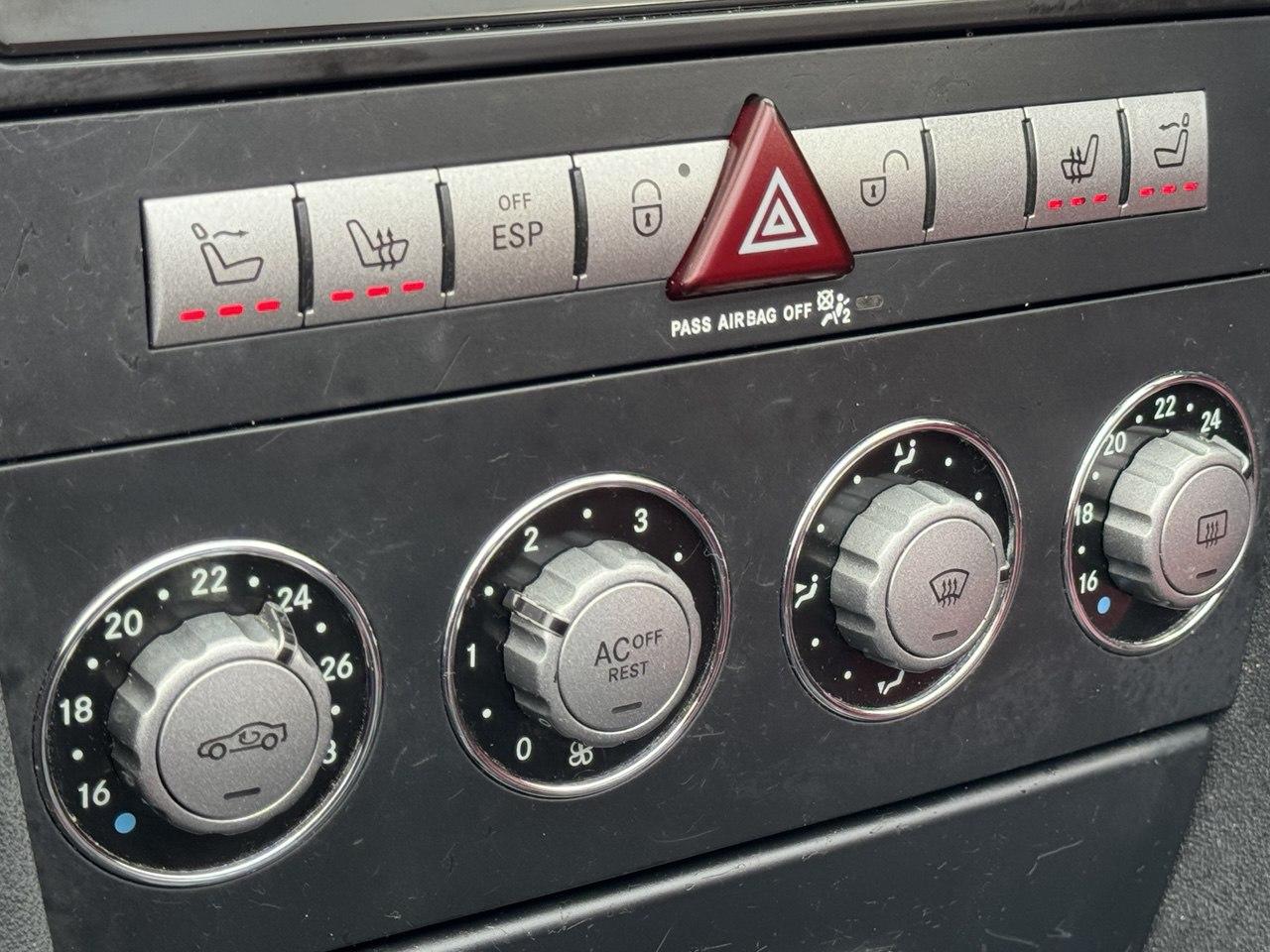 Mercedes-Benz SLK 3.5 SLK350 Convertible 2dr Petrol Manual (255 g/km, 272 bhp)