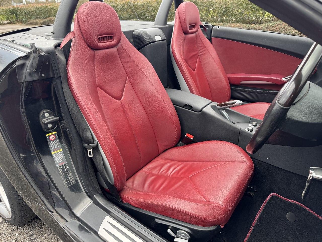 Mercedes-Benz SLK 3.5 SLK350 Convertible 2dr Petrol Manual (255 g/km, 272 bhp)