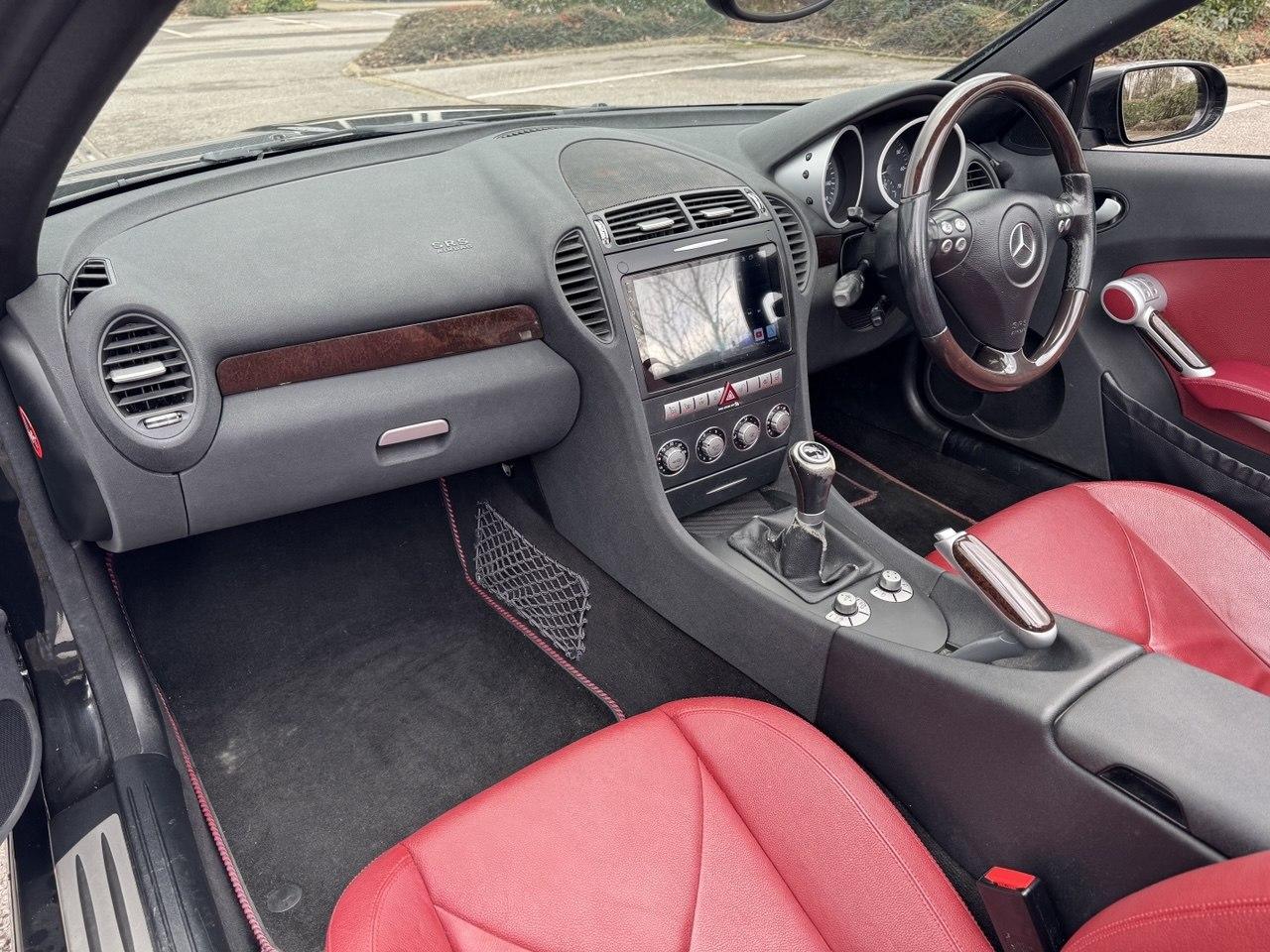 Mercedes-Benz SLK 3.5 SLK350 Convertible 2dr Petrol Manual (255 g/km, 272 bhp)