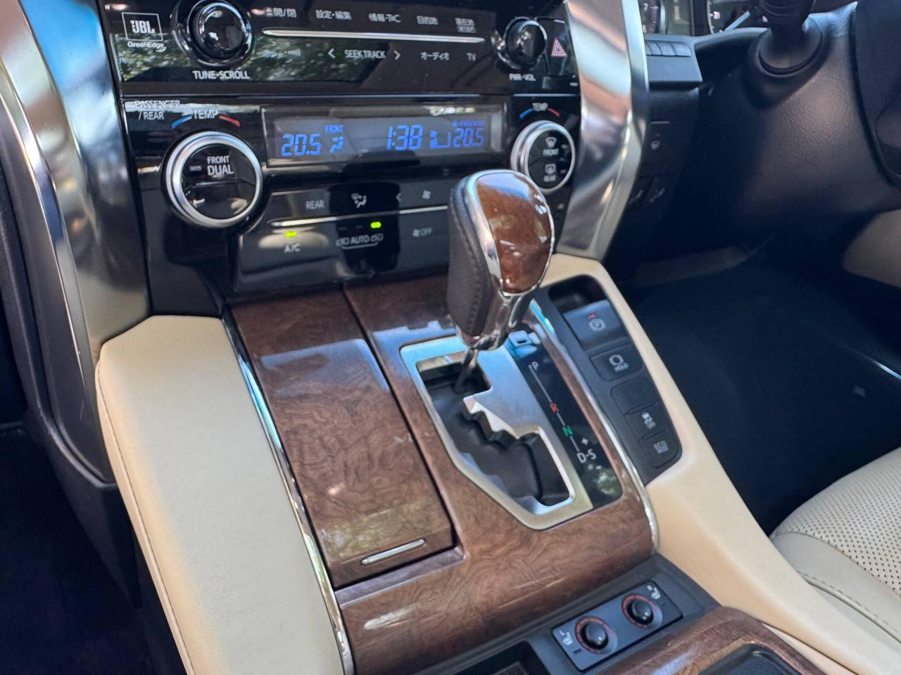 Toyota Alphard Toyota Alphard Executive Lounge Edition