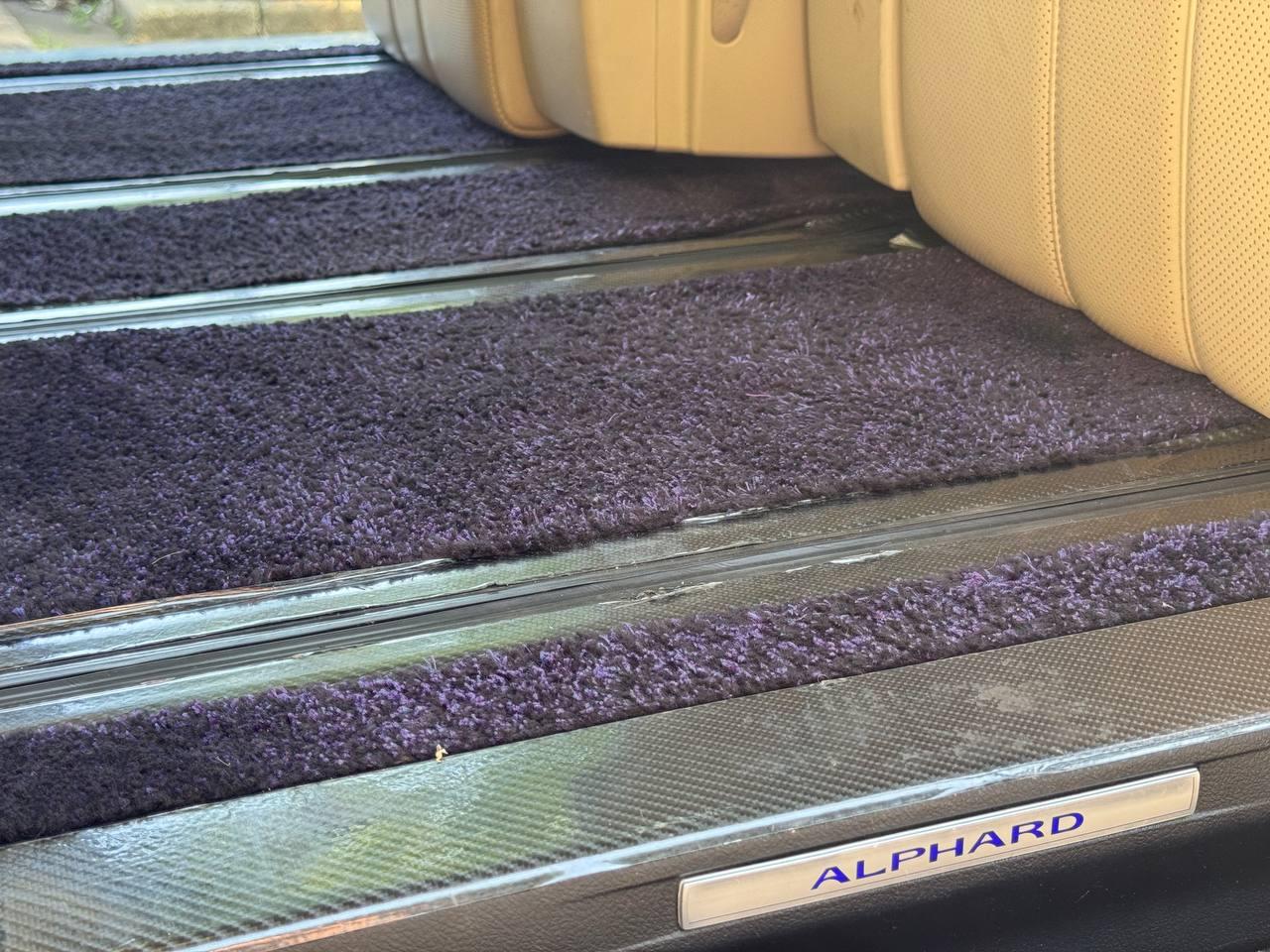 Toyota Alphard Toyota Alphard Executive Lounge Edition