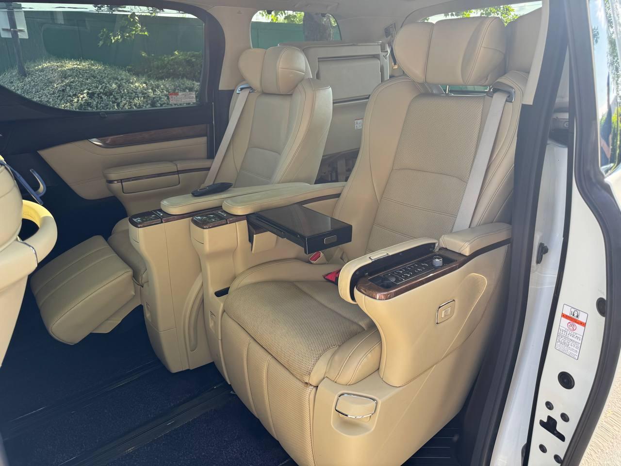 Toyota Alphard Toyota Alphard Executive Lounge Edition