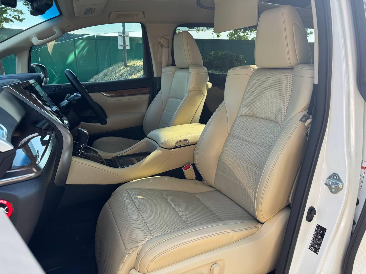 Toyota Alphard Toyota Alphard Executive Lounge Edition