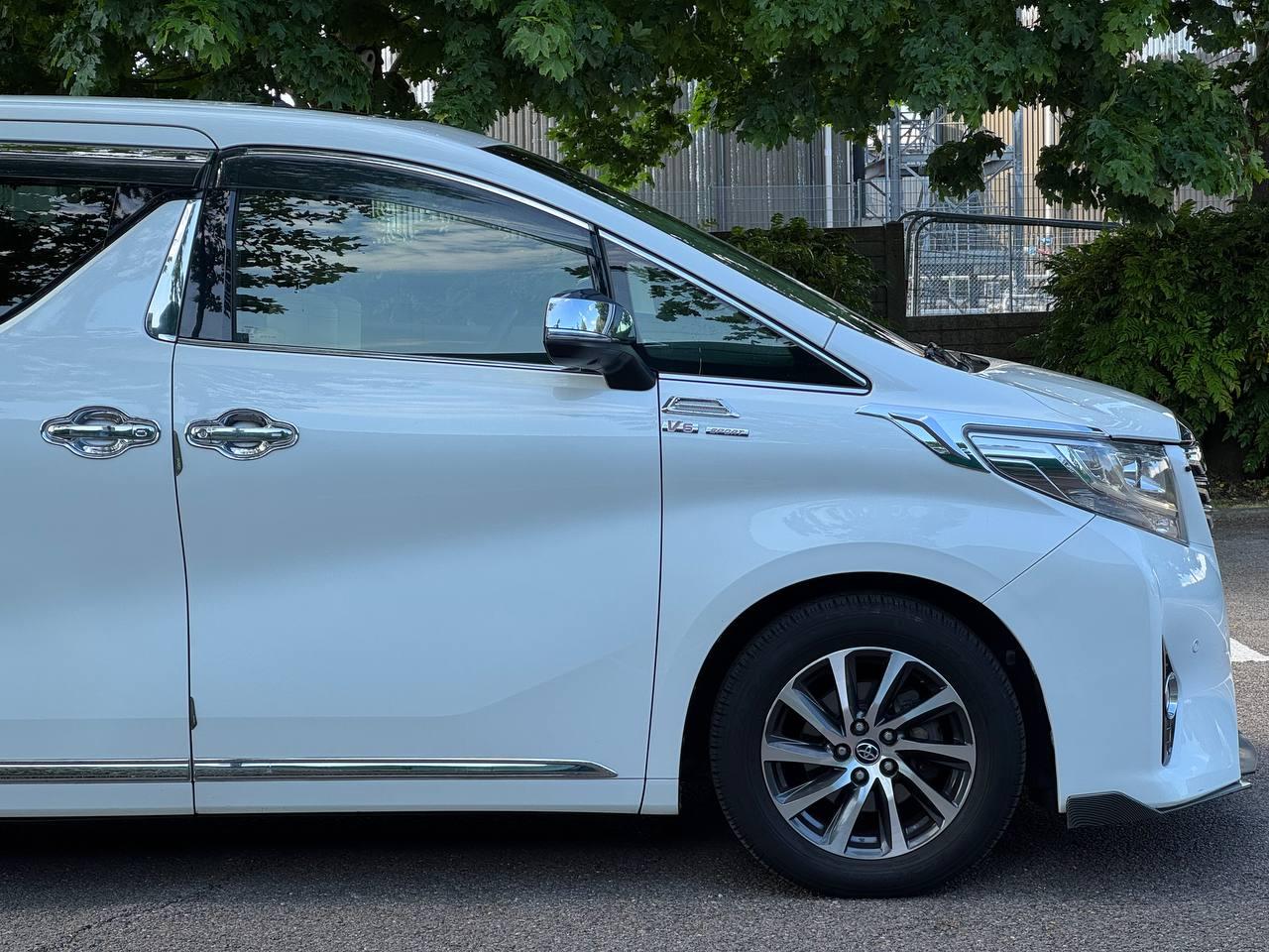 Toyota Alphard Toyota Alphard Executive Lounge Edition