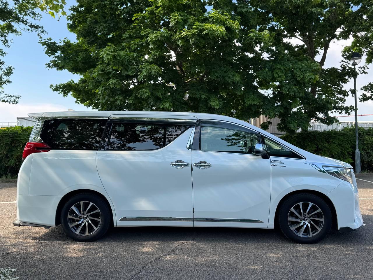Toyota Alphard Toyota Alphard Executive Lounge Edition