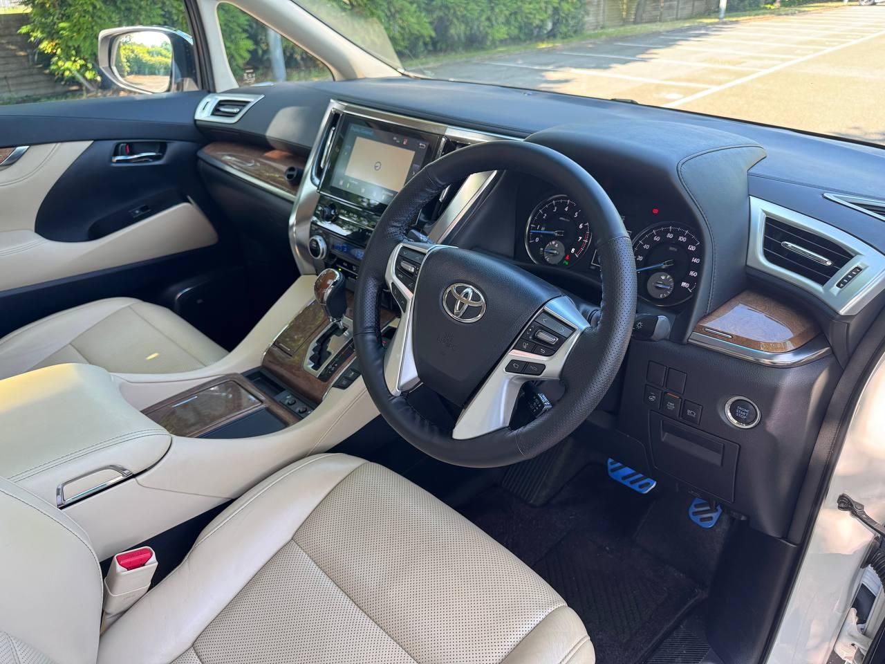 Toyota Alphard Toyota Alphard Executive Lounge Edition