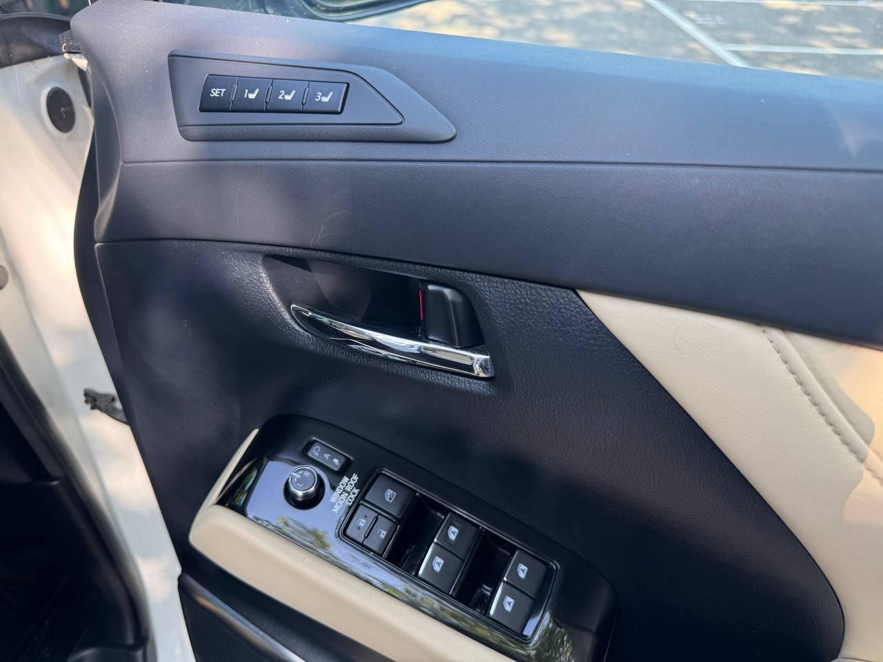 Toyota Alphard Toyota Alphard Executive Lounge Edition