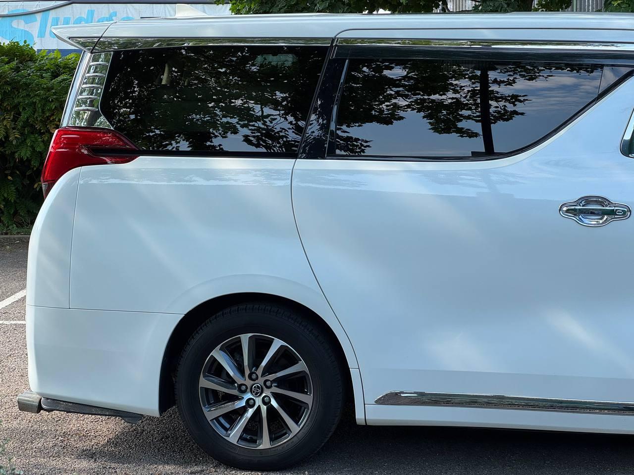 Toyota Alphard Toyota Alphard Executive Lounge Edition
