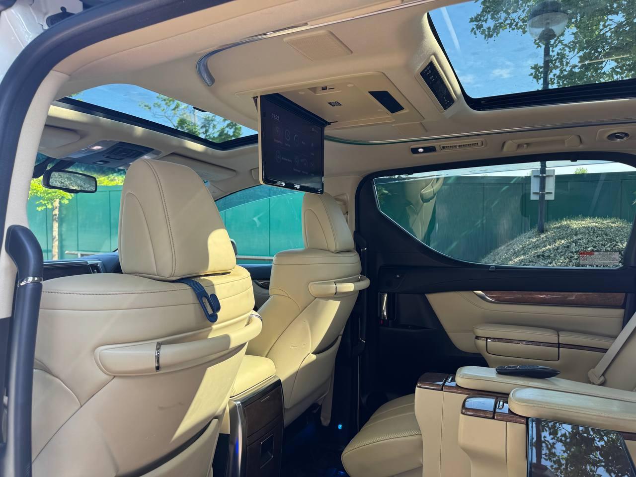 Toyota Alphard Toyota Alphard Executive Lounge Edition