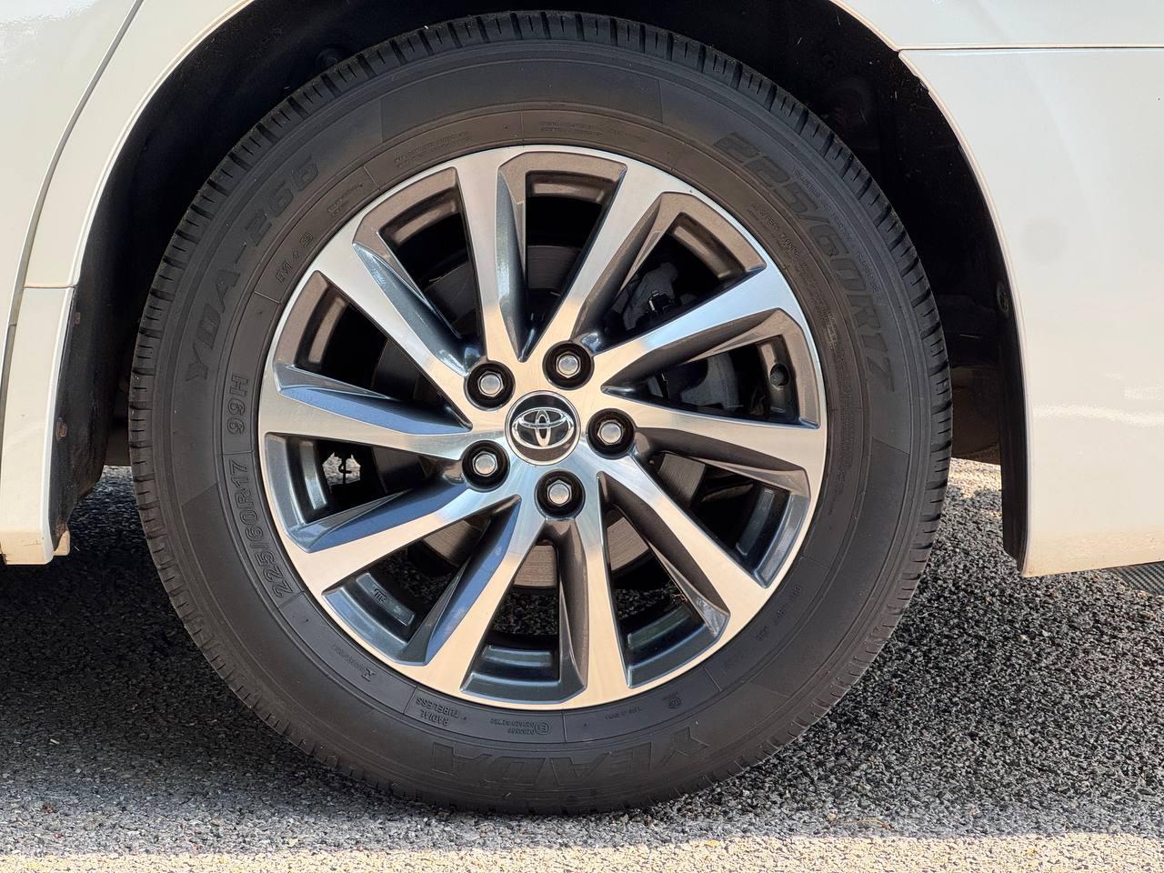 Toyota Alphard Toyota Alphard Executive Lounge Edition