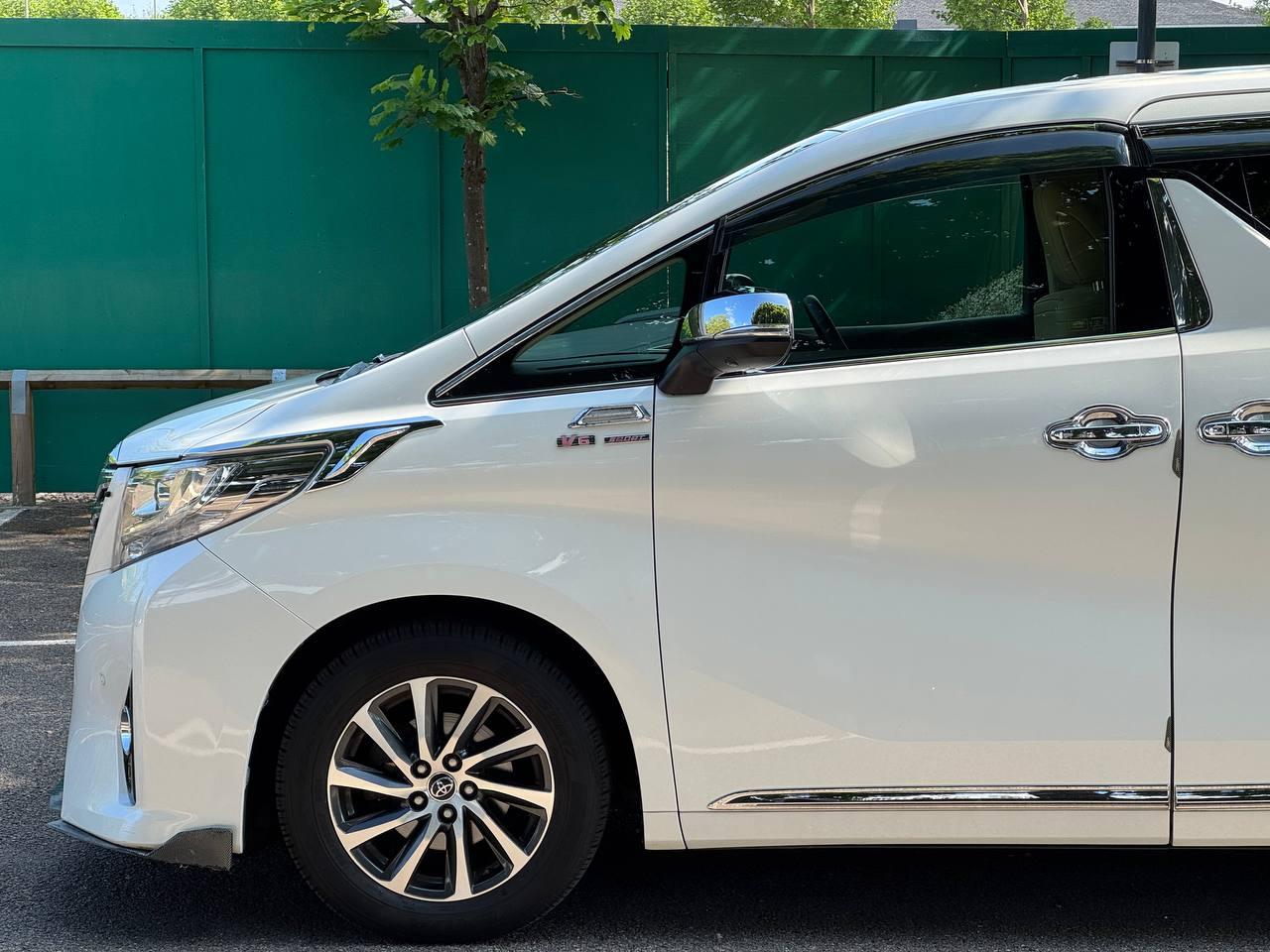 Toyota Alphard Toyota Alphard Executive Lounge Edition