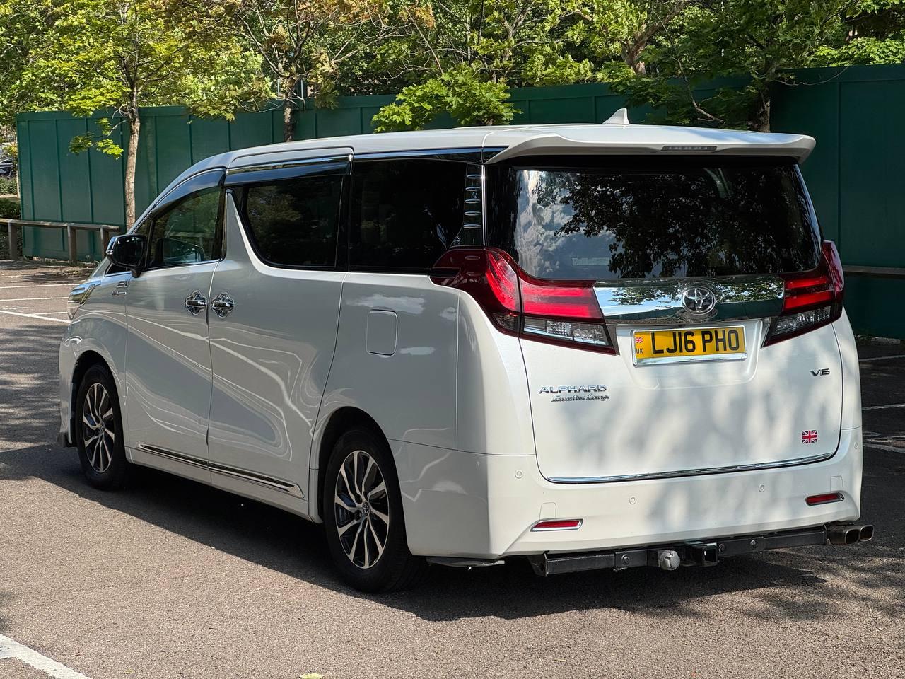 Toyota Alphard Toyota Alphard Executive Lounge Edition