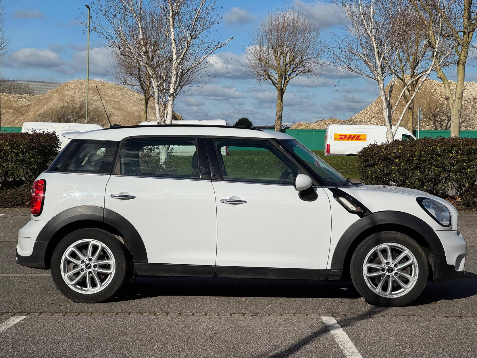 MINI Countryman 2.0 Cooper SD SUV 5dr Diesel Auto Euro 5 (143 ps)