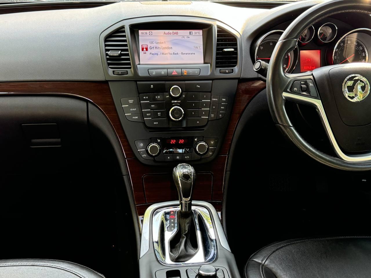 Vauxhall Insignia 2.0 CDTi Elite Nav Hatchback 5dr Diesel Auto Euro 5 (160 ps)