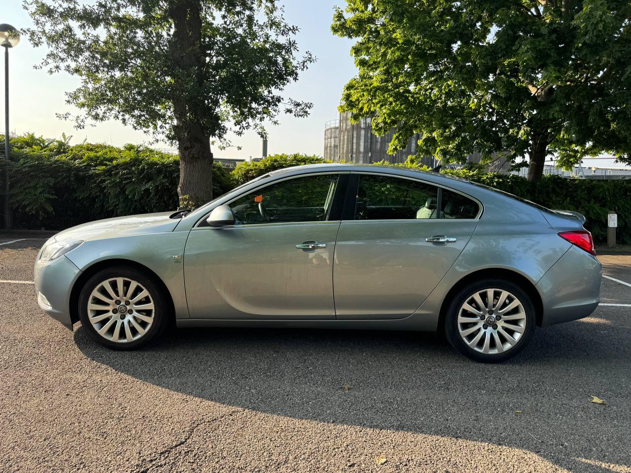 Vauxhall Insignia 2.0 CDTi Elite Nav Hatchback 5dr Diesel Auto Euro 5 (160 ps)