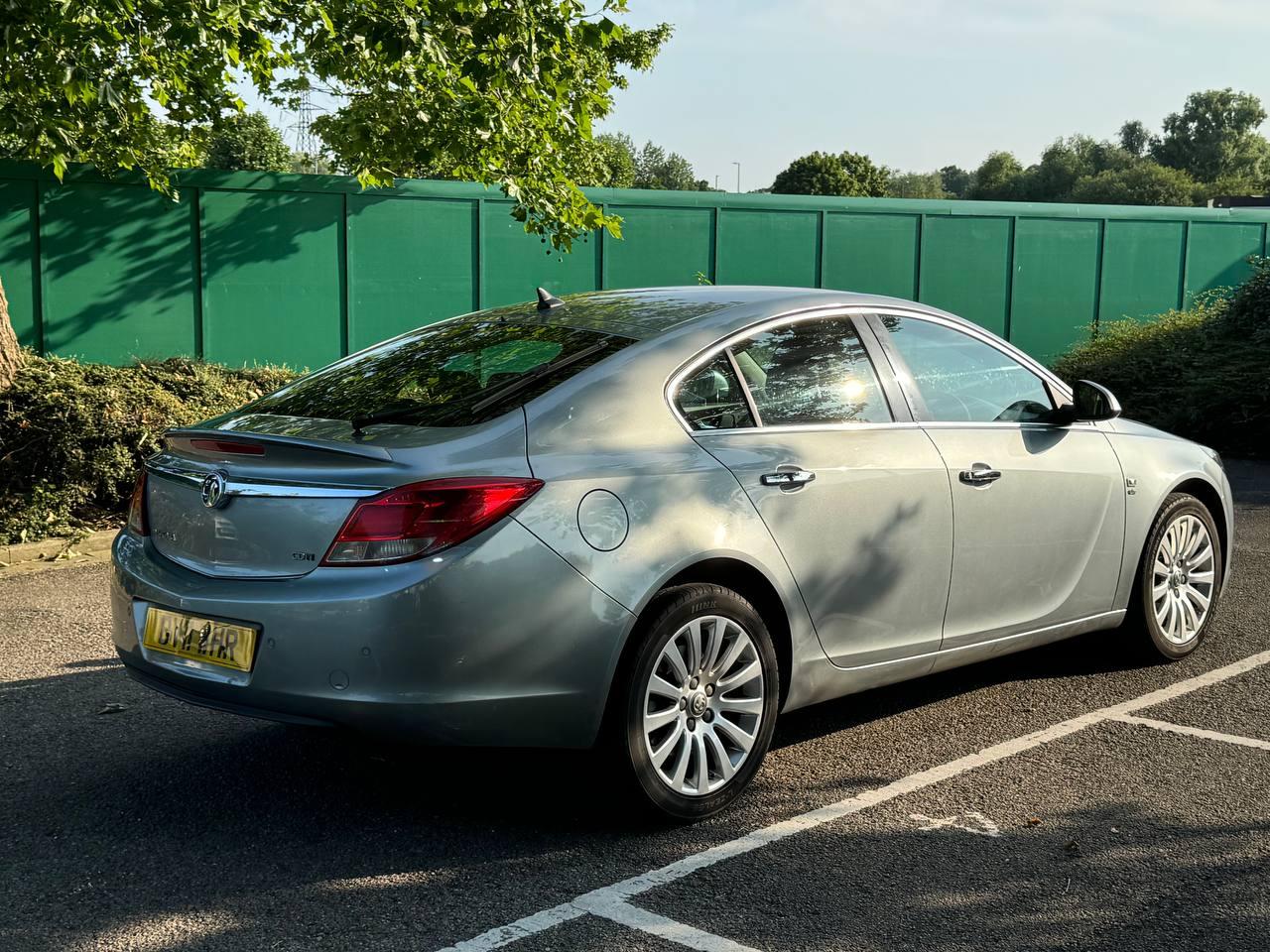 Vauxhall Insignia 2.0 CDTi Elite Nav Hatchback 5dr Diesel Auto Euro 5 (160 ps)