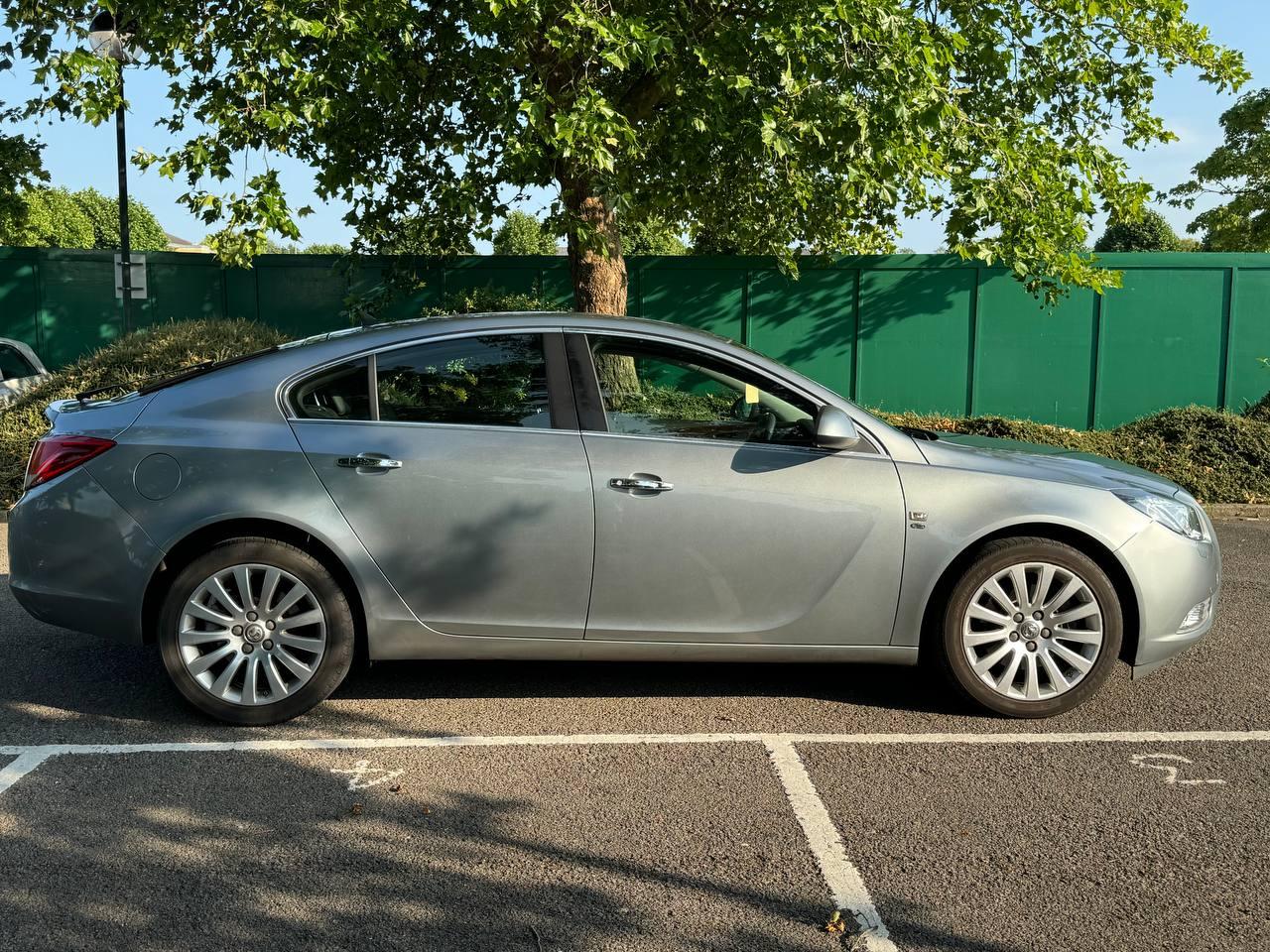 Vauxhall Insignia 2.0 CDTi Elite Nav Hatchback 5dr Diesel Auto Euro 5 (160 ps)