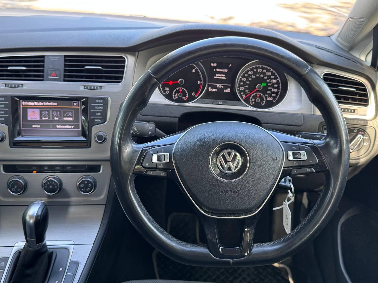 Volkswagen Golf 1.6 TDI BlueMotion Tech SE Estate 5dr Diesel DSG Euro 5 (s/s) (105 ps)