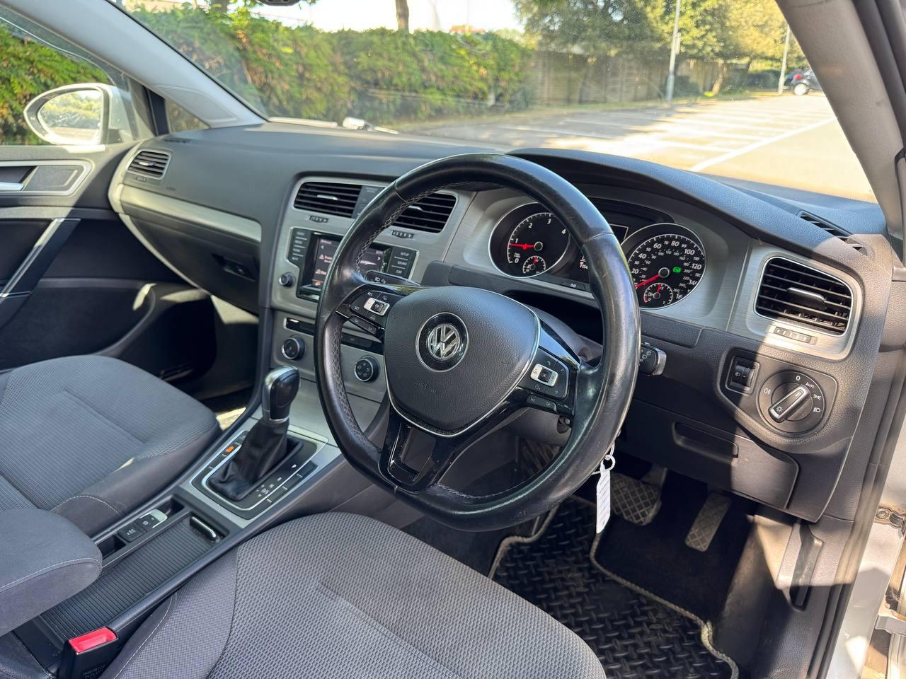 Volkswagen Golf 1.6 TDI BlueMotion Tech SE Estate 5dr Diesel DSG Euro 5 (s/s) (105 ps)
