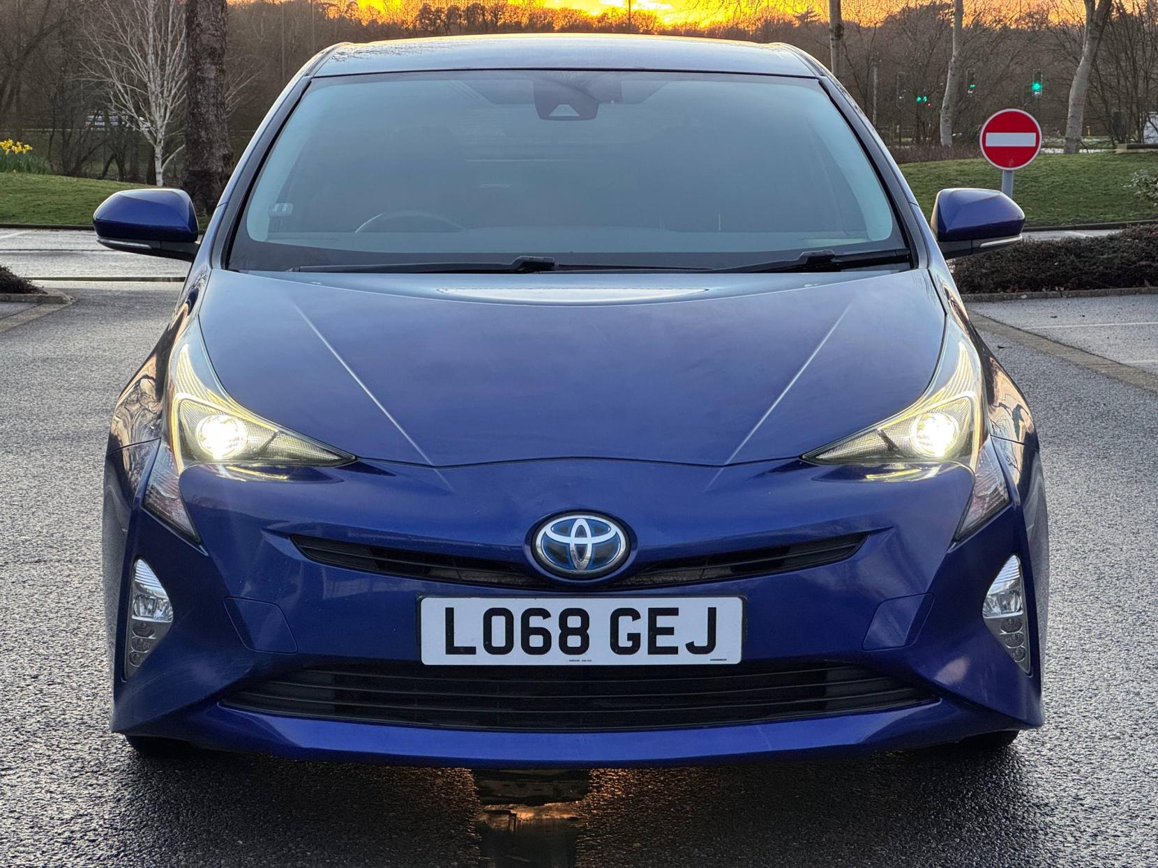 Toyota Prius 1.8 VVT-h Active Hatchback 5dr Petrol Hybrid CVT Euro 6 (s/s) (122 ps)