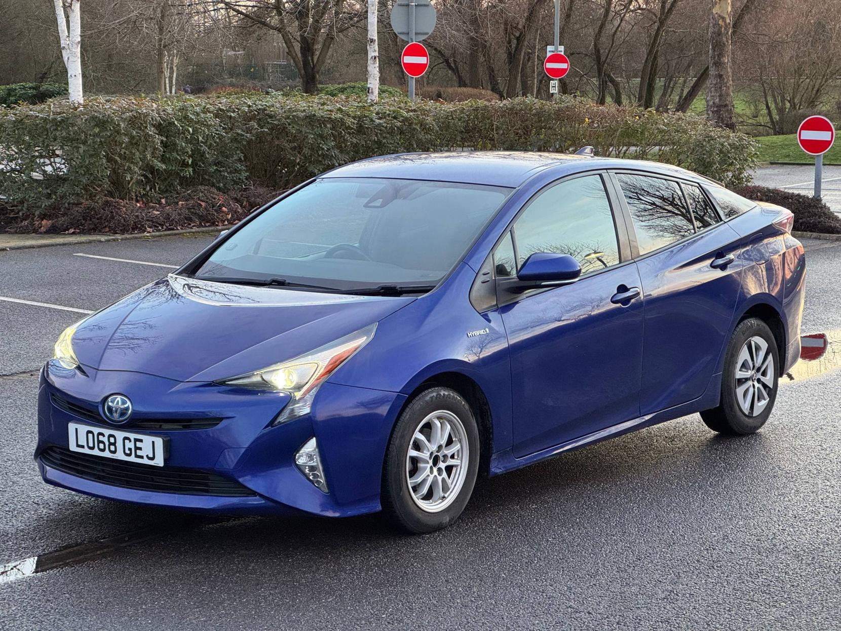 Toyota Prius 1.8 VVT-h Active Hatchback 5dr Petrol Hybrid CVT Euro 6 (s/s) (122 ps)