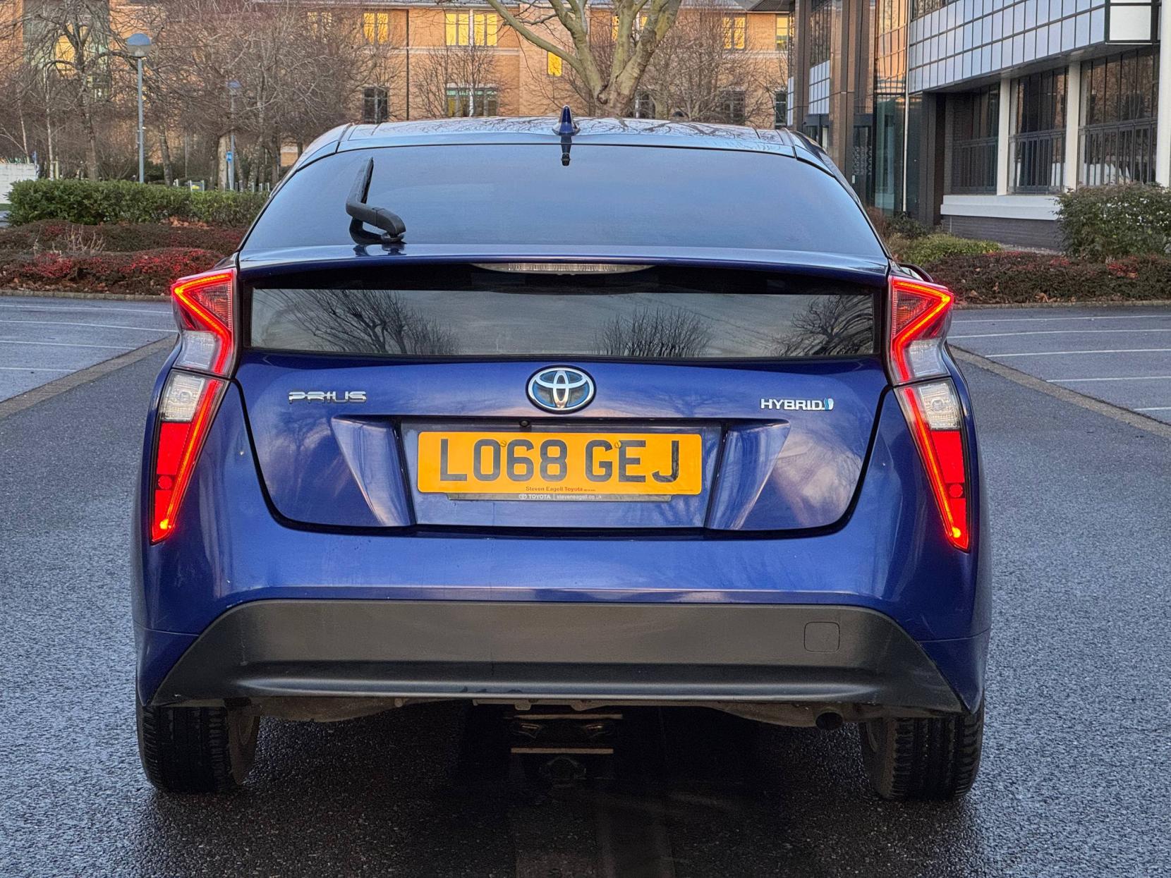 Toyota Prius 1.8 VVT-h Active Hatchback 5dr Petrol Hybrid CVT Euro 6 (s/s) (122 ps)