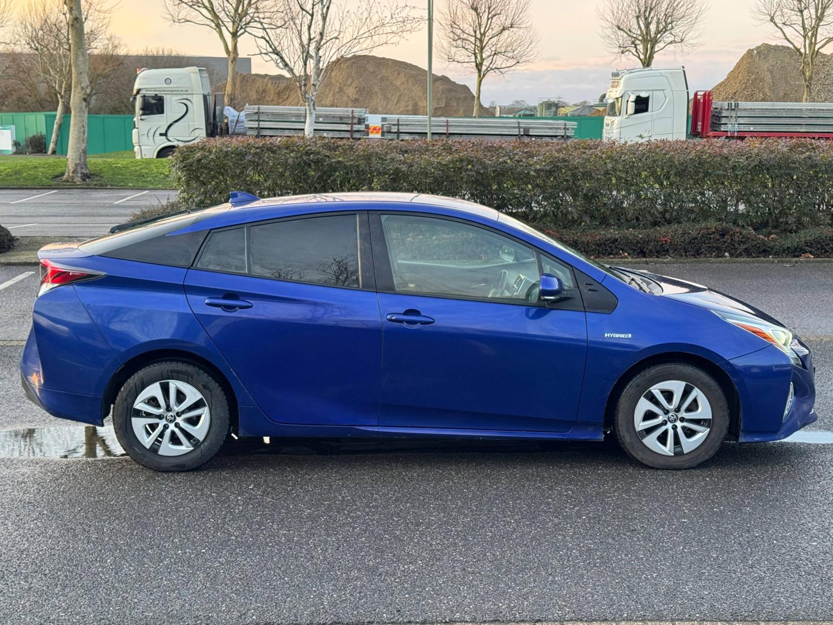 Toyota Prius 1.8 VVT-h Active Hatchback 5dr Petrol Hybrid CVT Euro 6 (s/s) (122 ps)