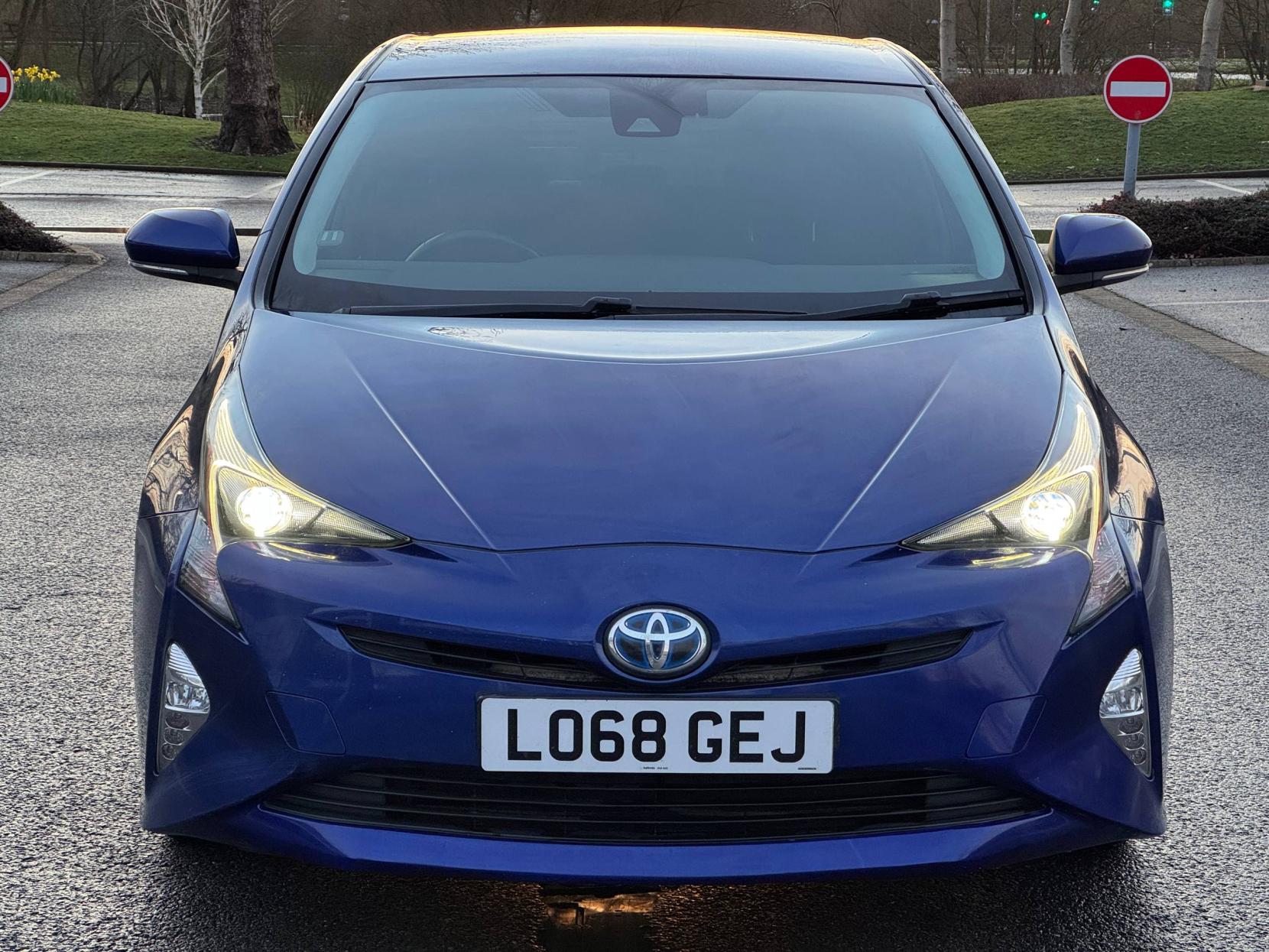 Toyota Prius 1.8 VVT-h Active Hatchback 5dr Petrol Hybrid CVT Euro 6 (s/s) (122 ps)