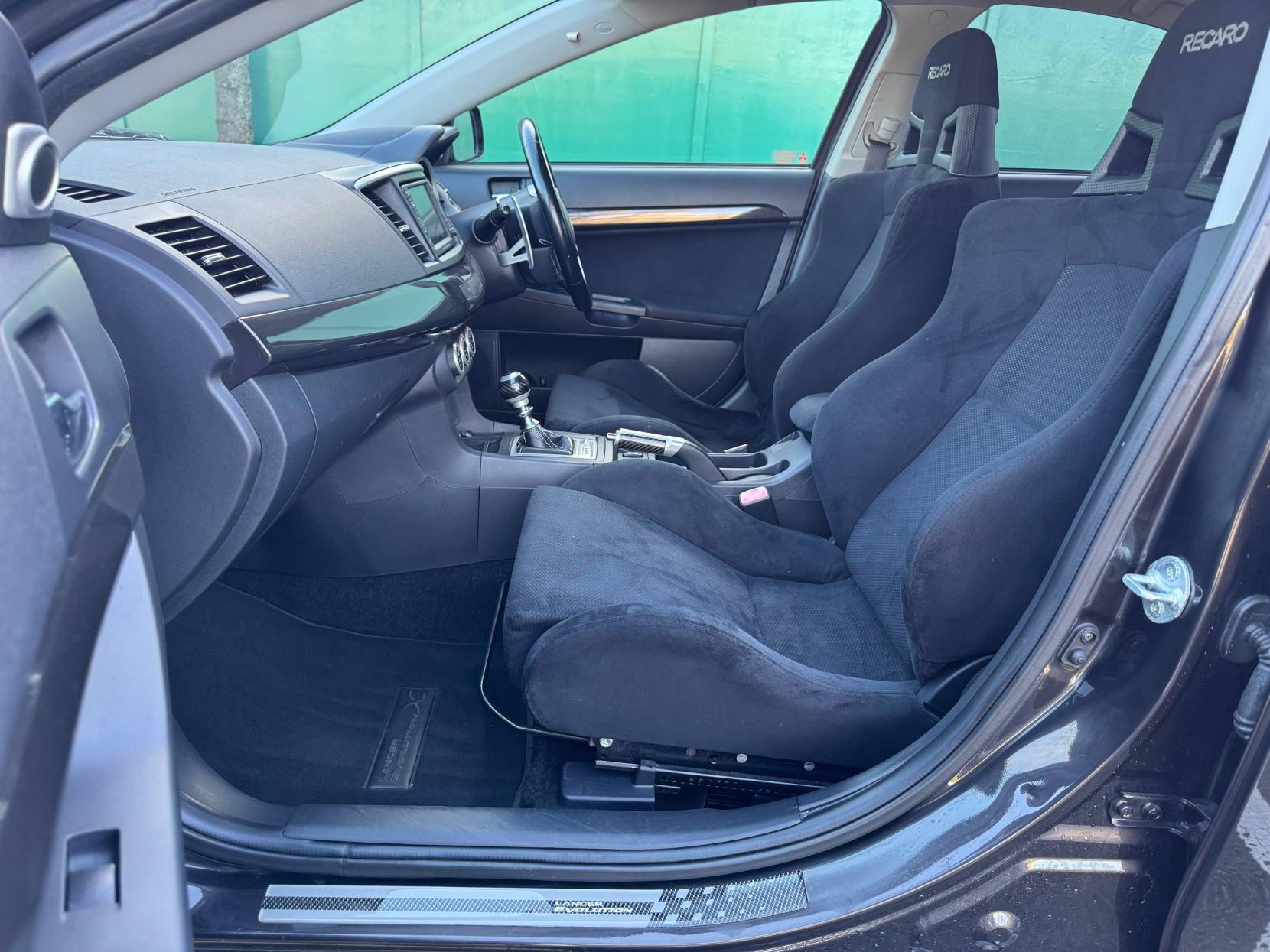 Mitsubishi Lancer 2.0T EVO X GSR FQ-300 Saloon 4dr Petrol SST 4WD Euro 4 (290 ps)