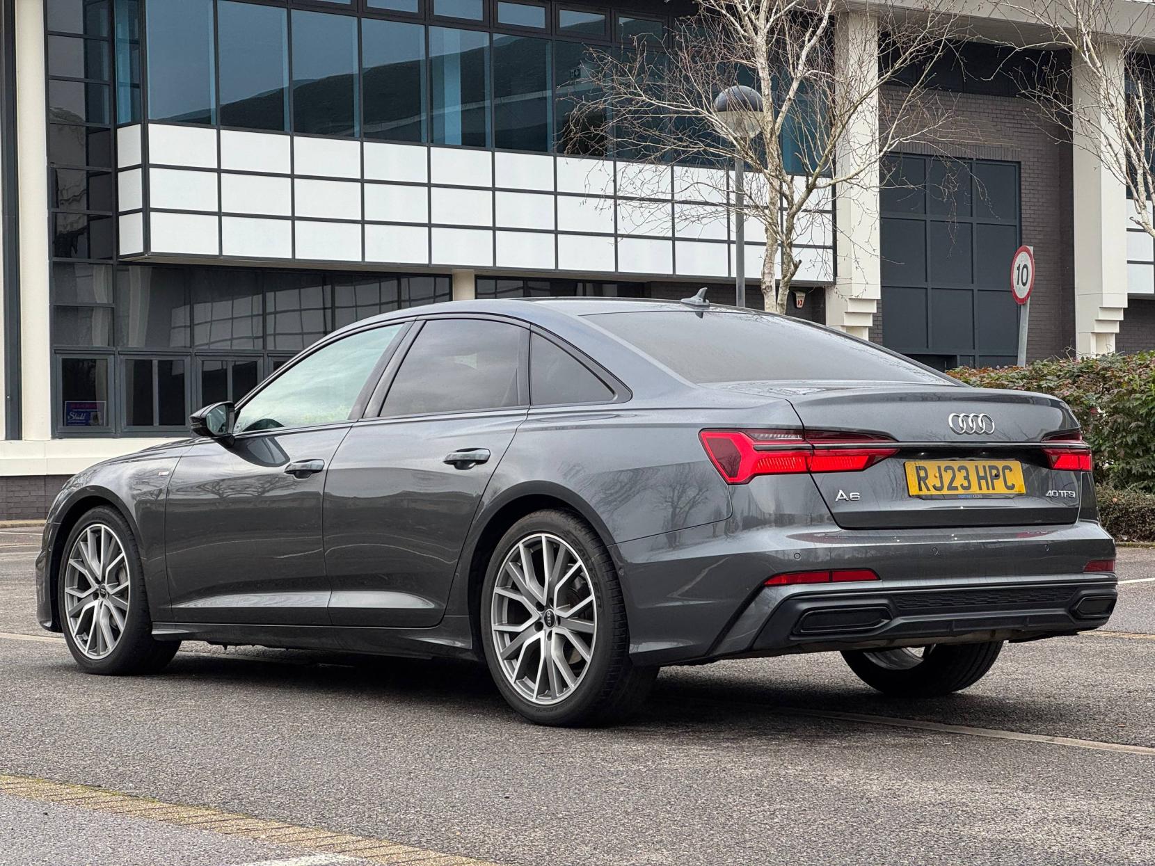 Audi A6 Saloon 2.0 TFSI 40 Black Edition Saloon 4dr Petrol S Tronic Euro 6 (s/s) (204 ps)