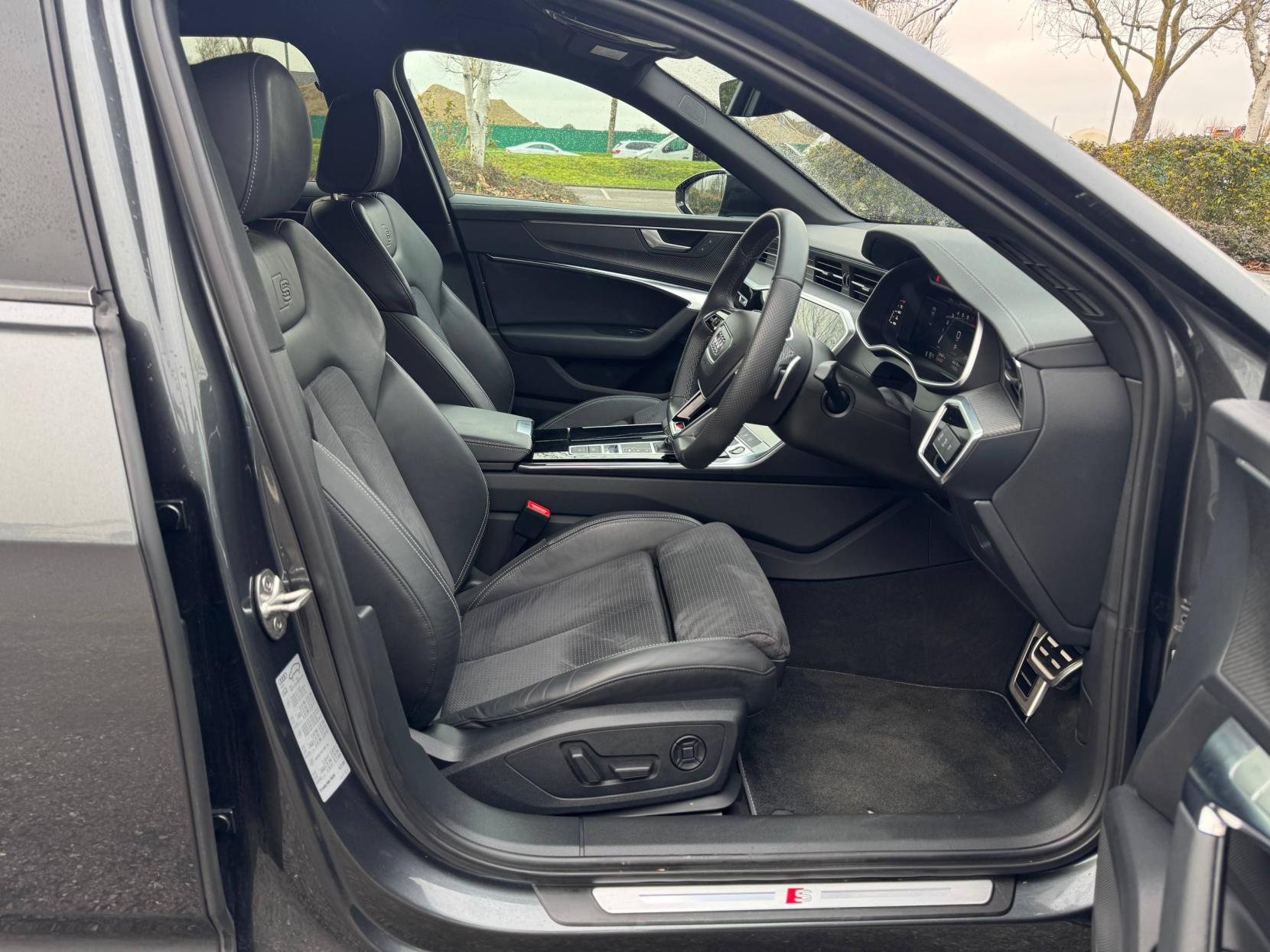 Audi A6 Saloon 2.0 TFSI 40 Black Edition Saloon 4dr Petrol S Tronic Euro 6 (s/s) (204 ps)