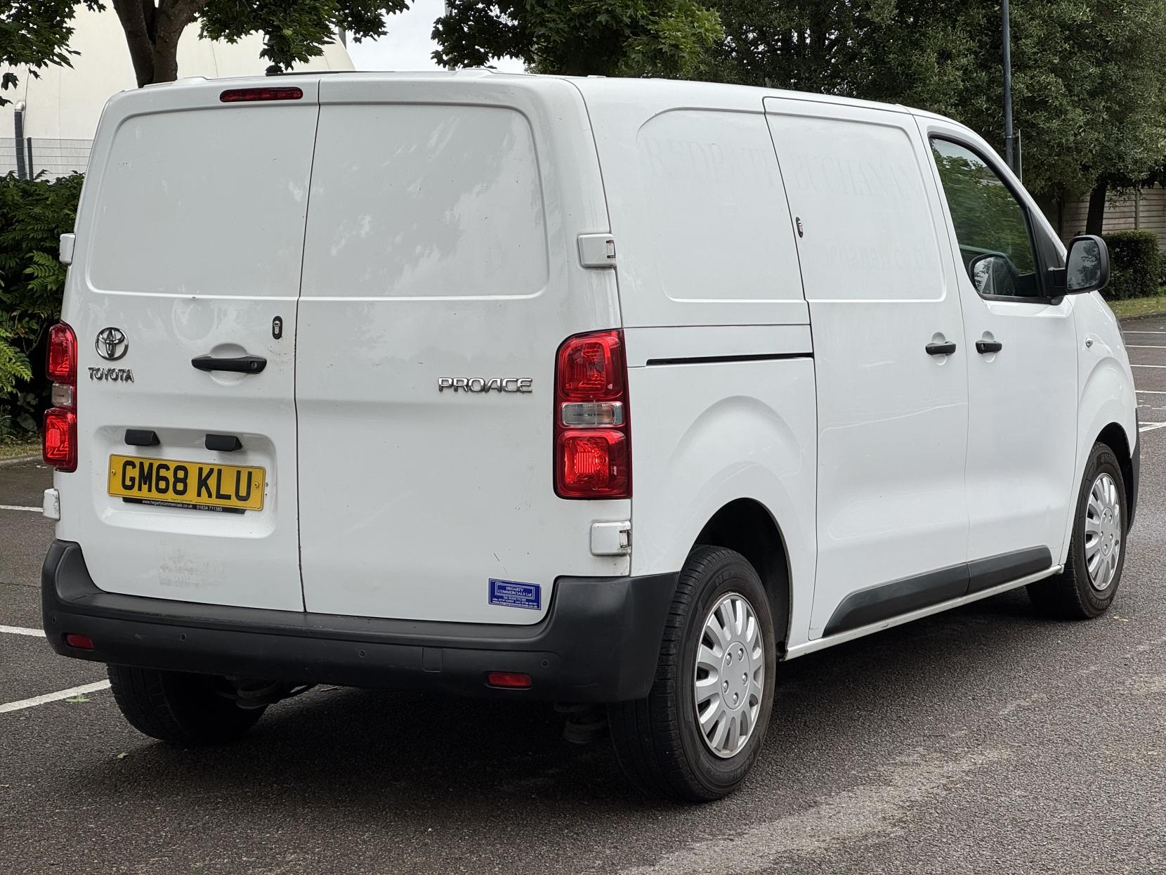 Toyota ProAce 2.0D Icon Medium Panel Van 6dr Diesel Manual MWB Euro 6 (s/s) (120 ps)