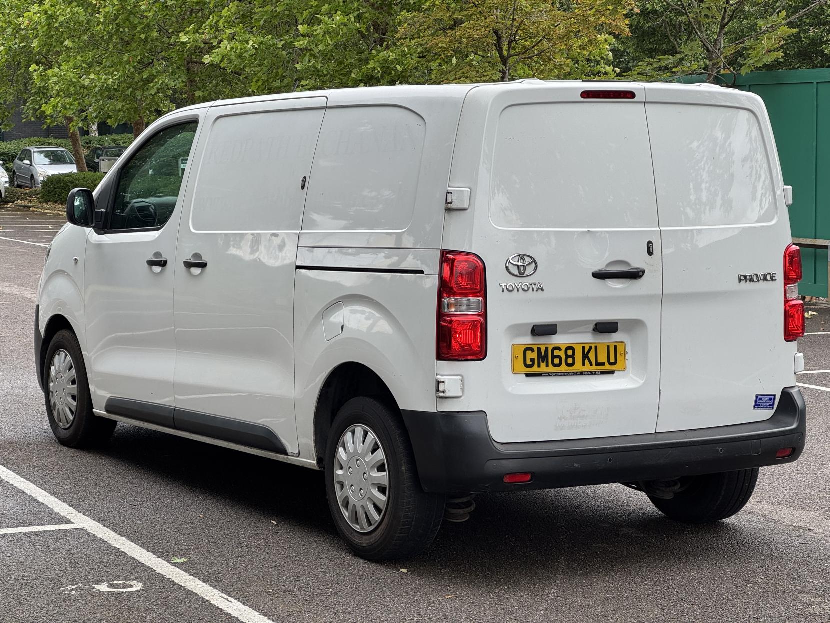 Toyota ProAce 2.0D Icon Medium Panel Van 6dr Diesel Manual MWB Euro 6 (s/s) (120 ps)