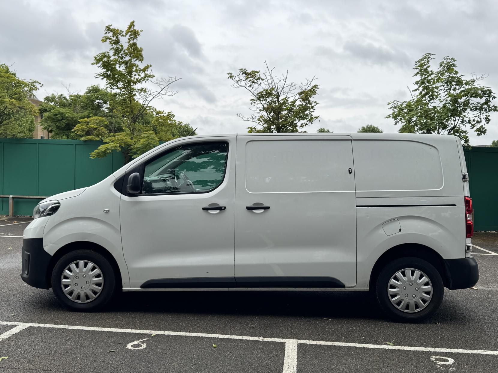 Toyota ProAce 2.0D Icon Medium Panel Van 6dr Diesel Manual MWB Euro 6 (s/s) (120 ps)