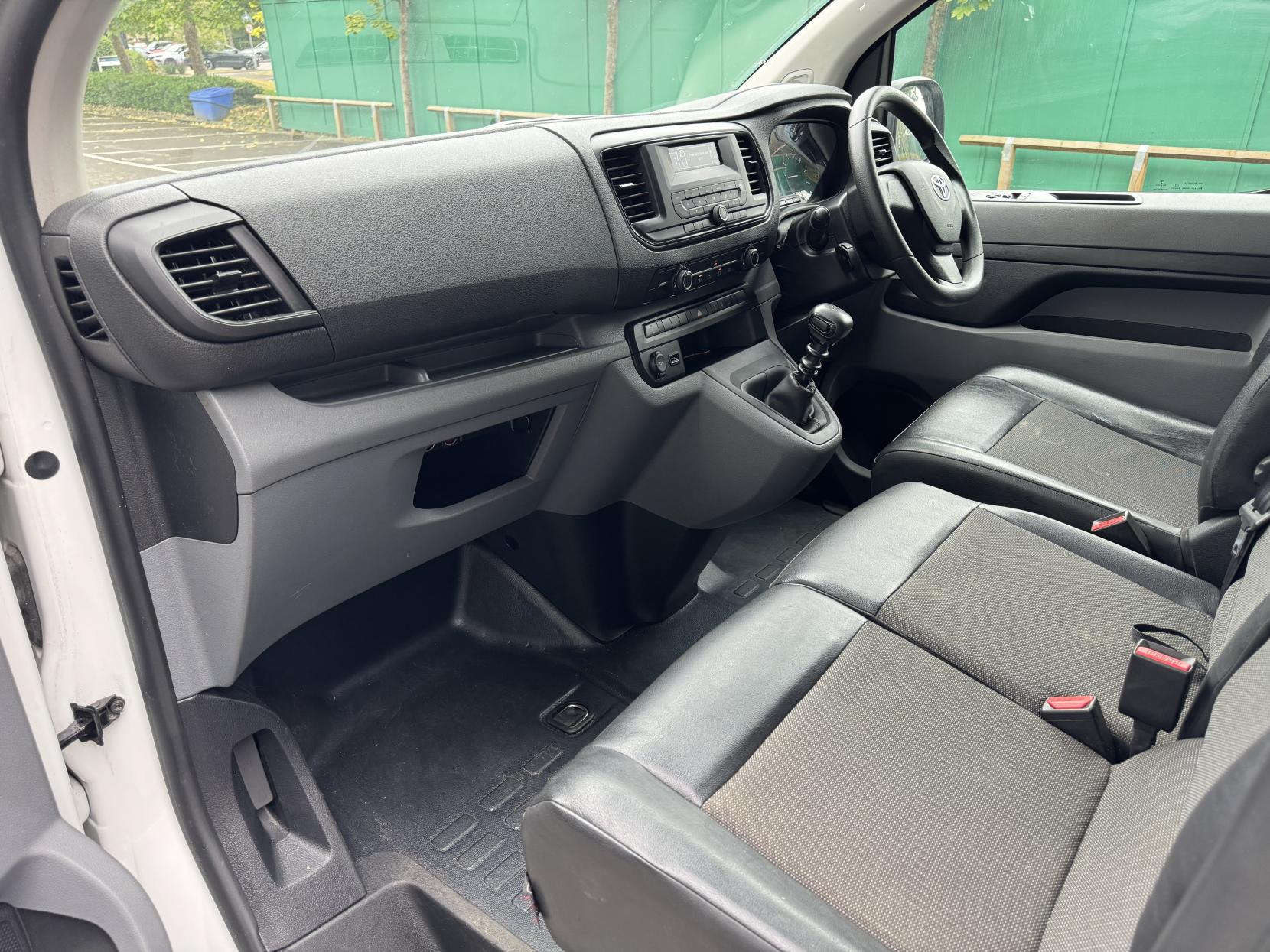 Toyota ProAce 2.0D Icon Medium Panel Van 6dr Diesel Manual MWB Euro 6 (s/s) (120 ps)