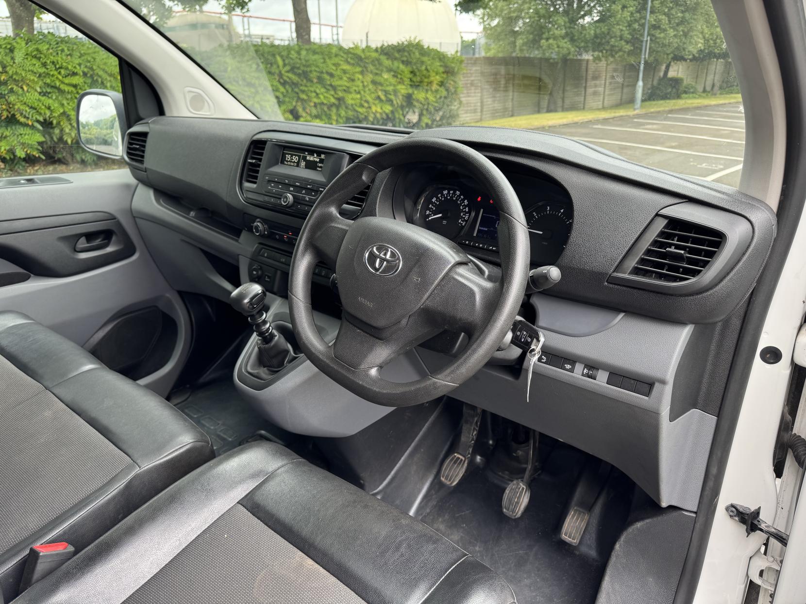 Toyota ProAce 2.0D Icon Medium Panel Van 6dr Diesel Manual MWB Euro 6 (s/s) (120 ps)