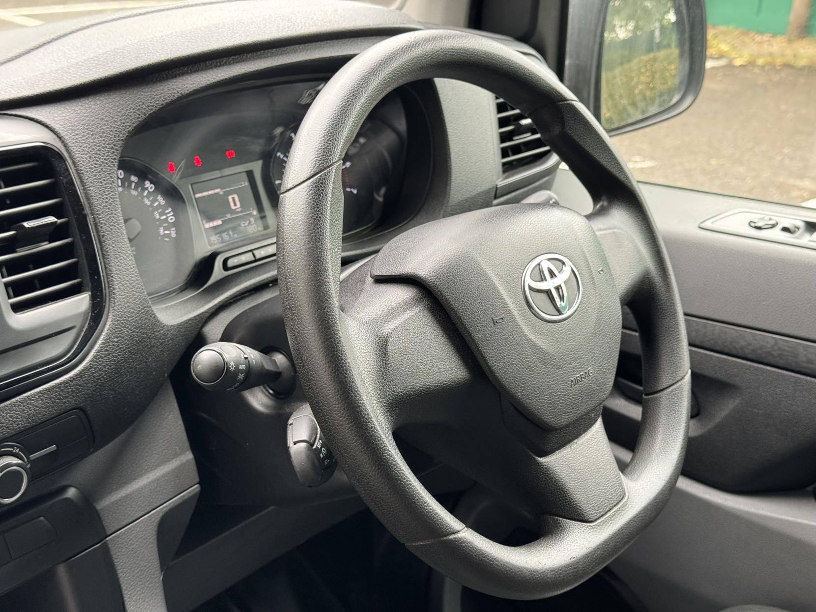 Toyota ProAce 2.0D Icon Medium Panel Van 6dr Diesel Manual MWB Euro 6 (s/s) (120 ps)