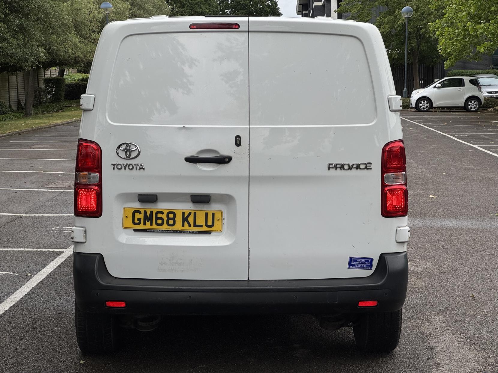 Toyota ProAce 2.0D Icon Medium Panel Van 6dr Diesel Manual MWB Euro 6 (s/s) (120 ps)