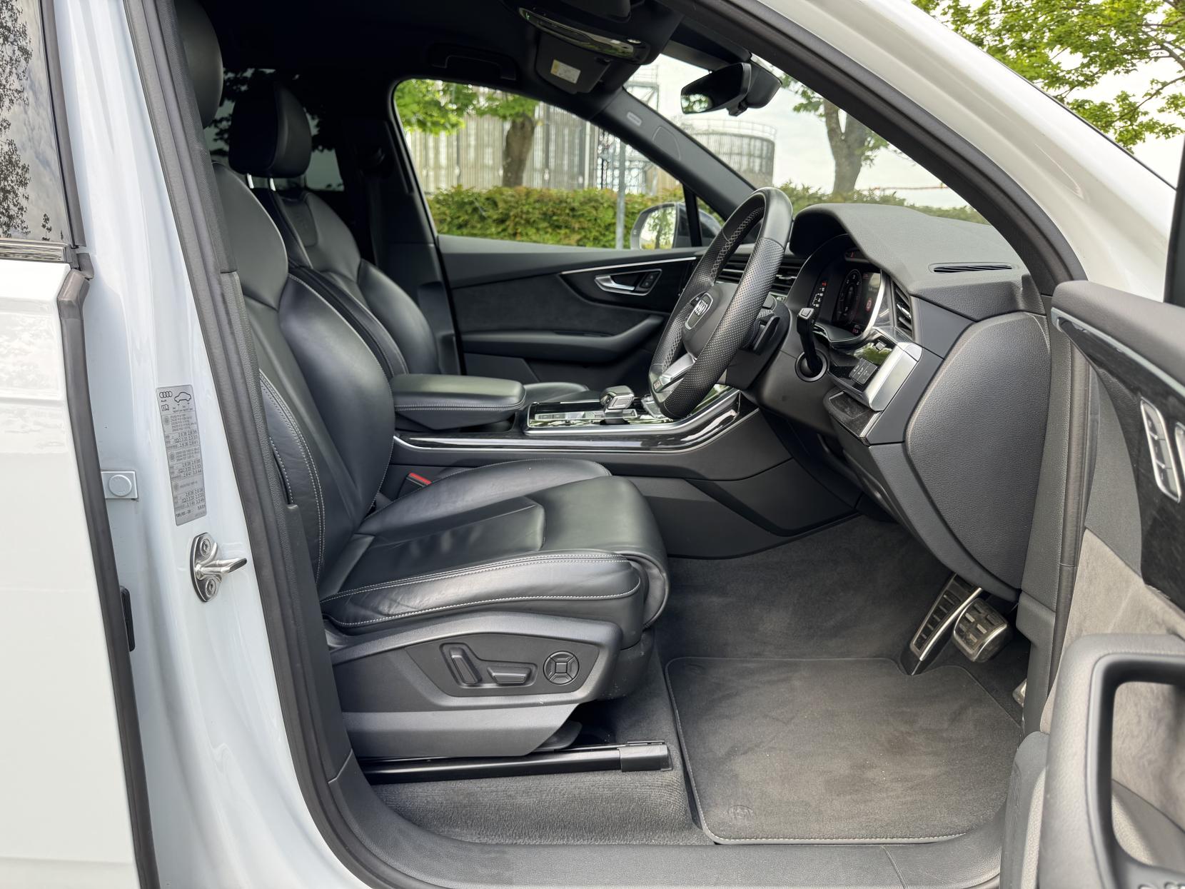 Audi Q7 3.0 TDI V6 50 Black Edition SUV 5dr Diesel Tiptronic quattro Euro 6 (s/s) (286 ps)