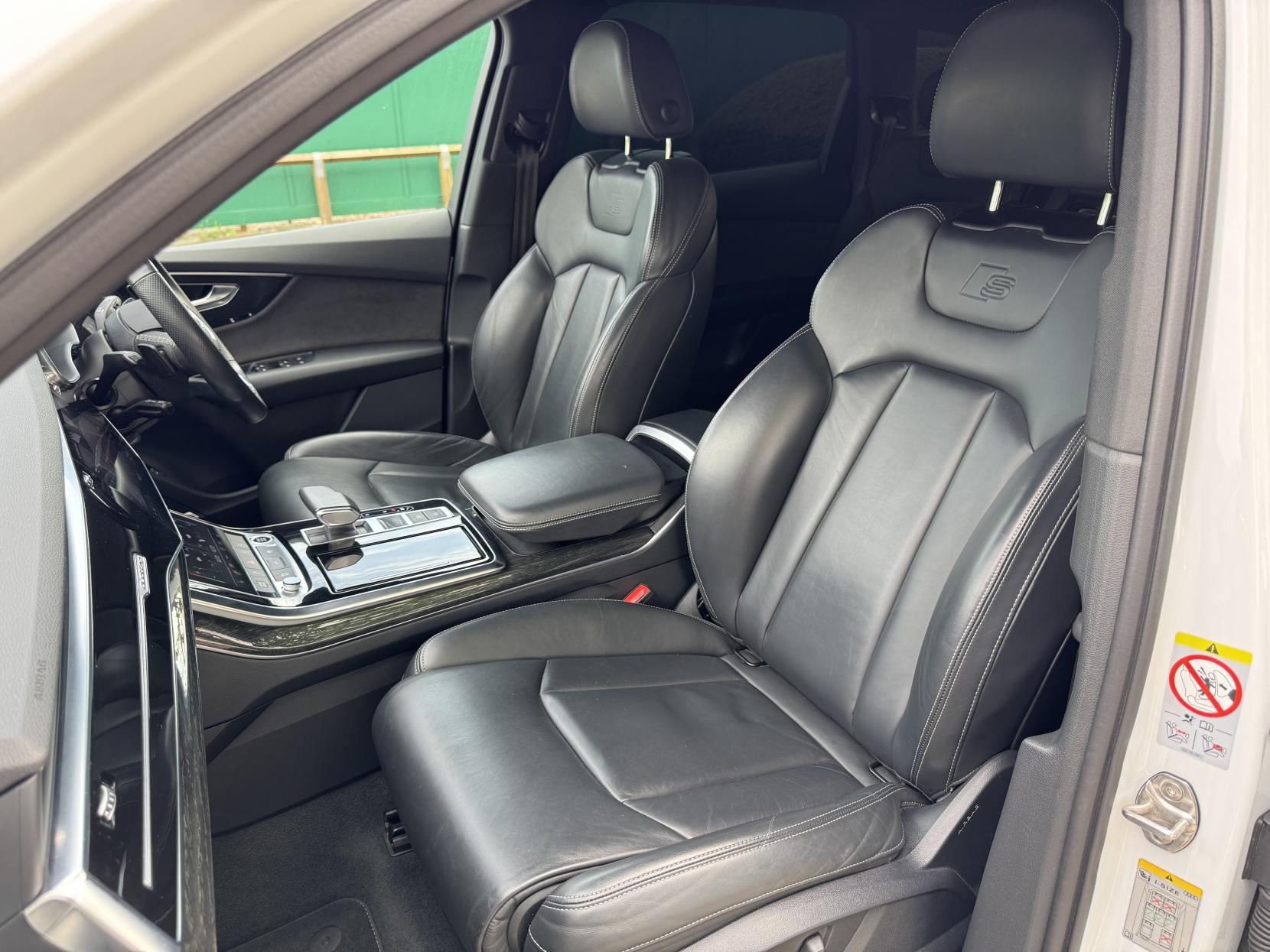 Audi Q7 3.0 TDI V6 50 Black Edition SUV 5dr Diesel Tiptronic quattro Euro 6 (s/s) (286 ps)