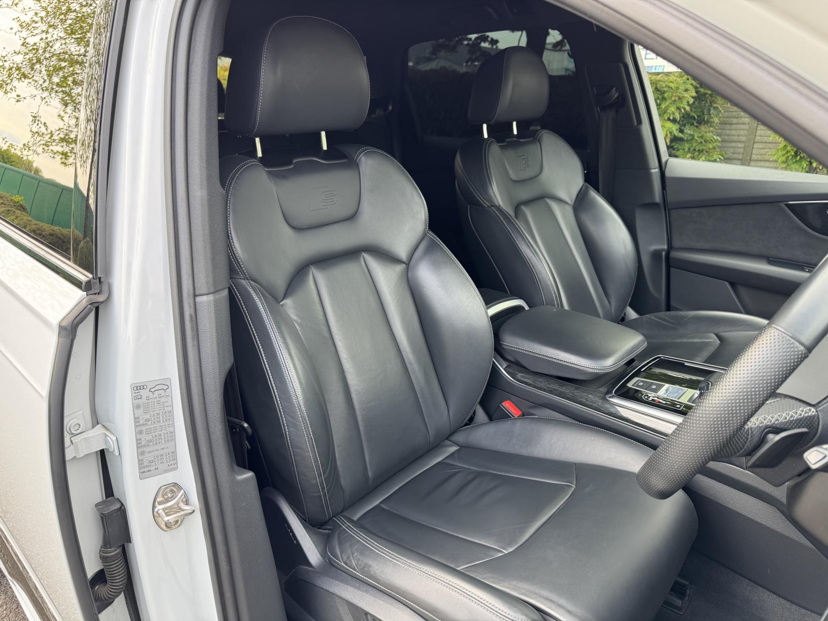 Audi Q7 3.0 TDI V6 50 Black Edition SUV 5dr Diesel Tiptronic quattro Euro 6 (s/s) (286 ps)
