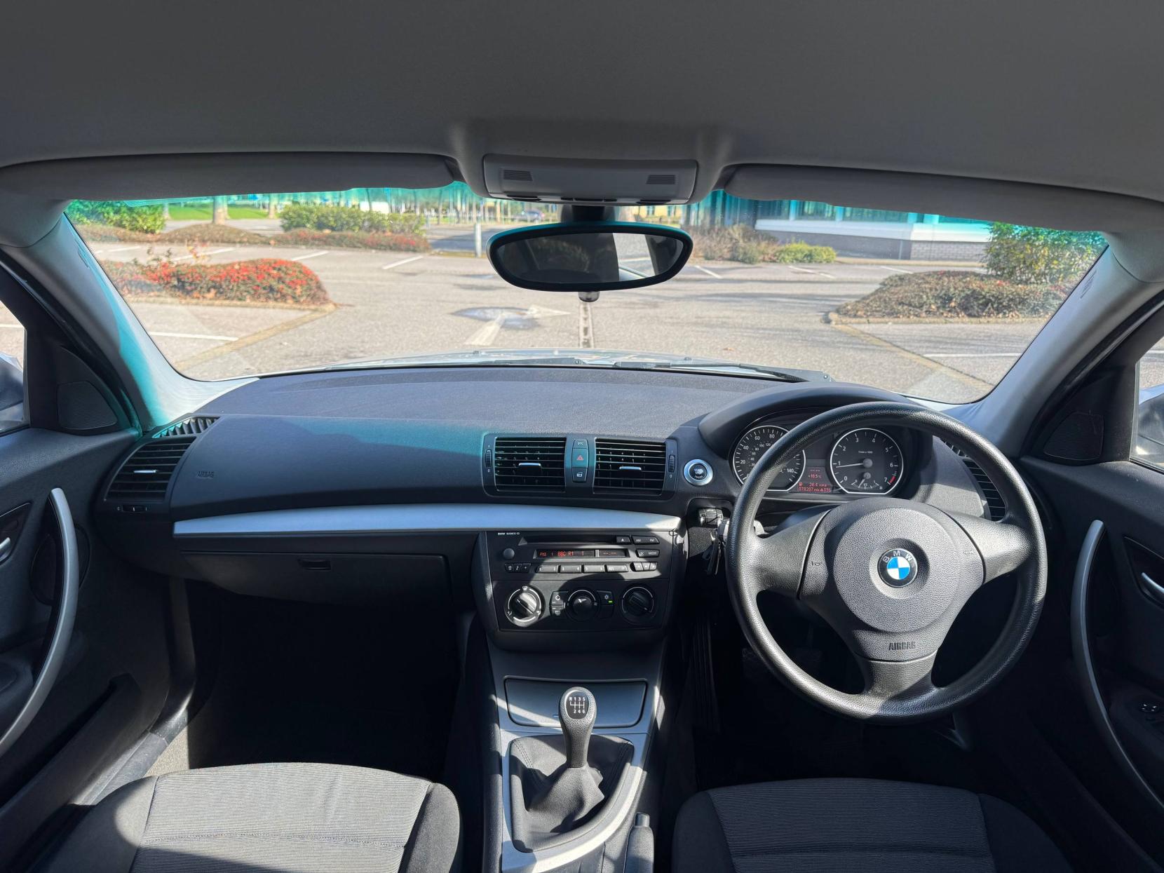 BMW 1 Series 2.0 118i Hatchback 5dr Petrol Manual 6 Spd Euro 4 (129 ps)