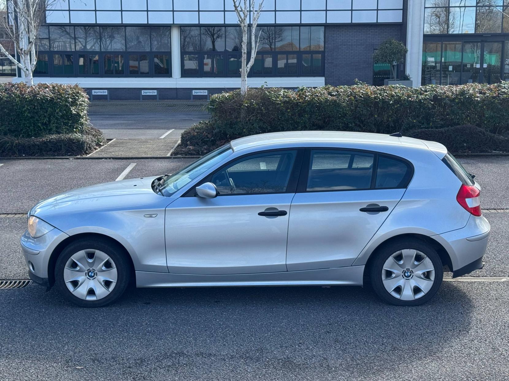 BMW 1 Series 2.0 118i Hatchback 5dr Petrol Manual 6 Spd Euro 4 (129 ps)
