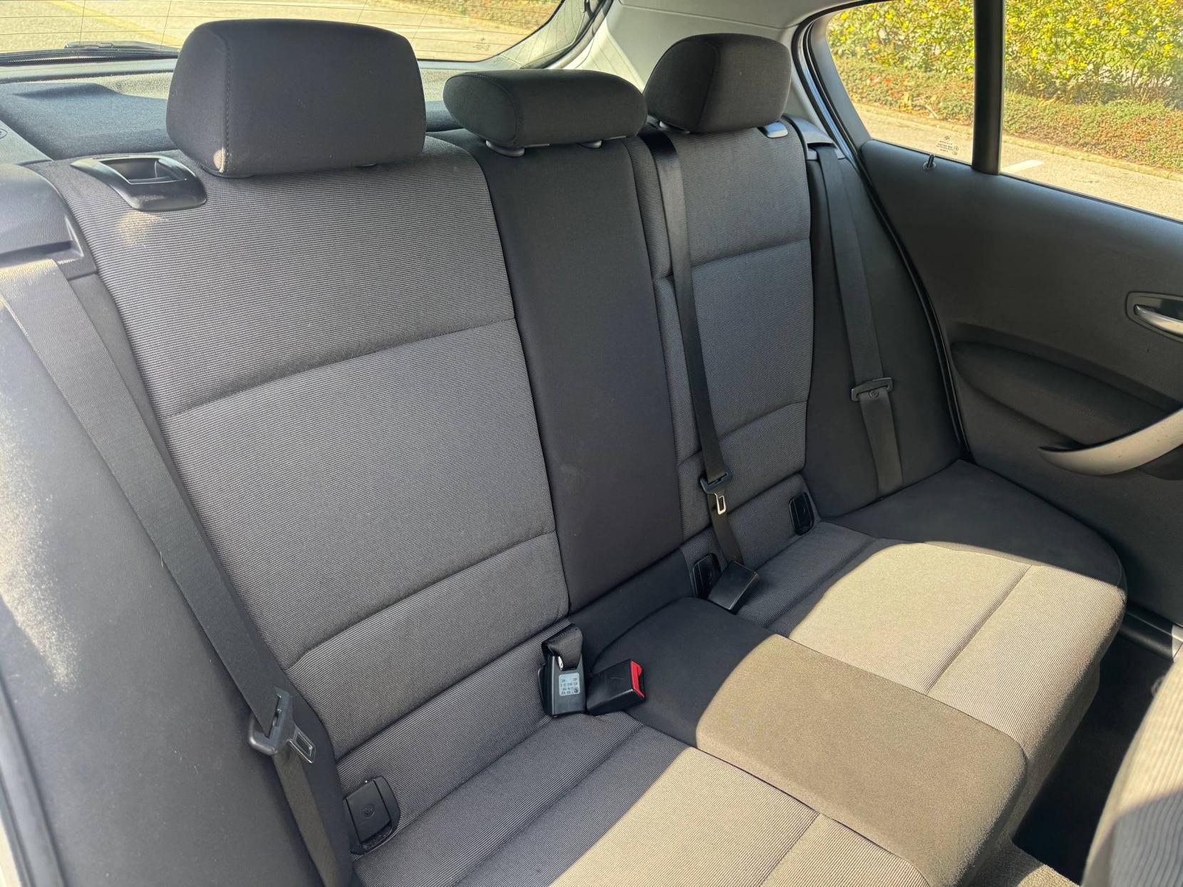 BMW 1 Series 2.0 118i Hatchback 5dr Petrol Manual 6 Spd Euro 4 (129 ps)