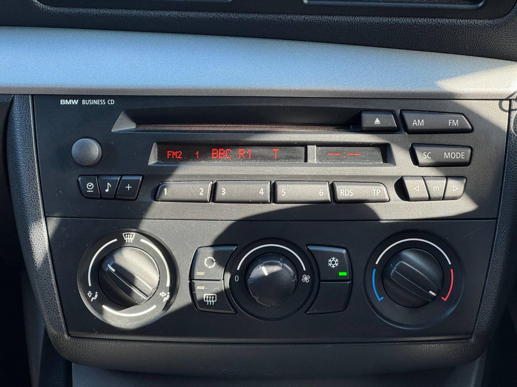 BMW 1 Series 2.0 118i Hatchback 5dr Petrol Manual 6 Spd Euro 4 (129 ps)